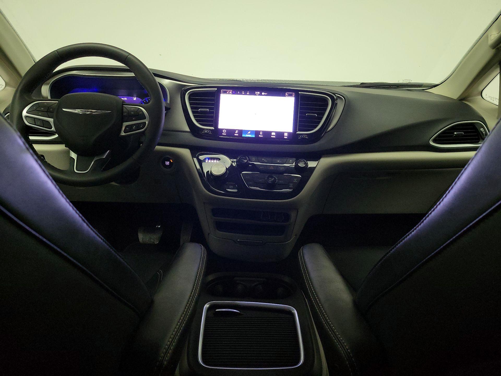 Thumbnail: 2024 Chrysler Pacifica - 9