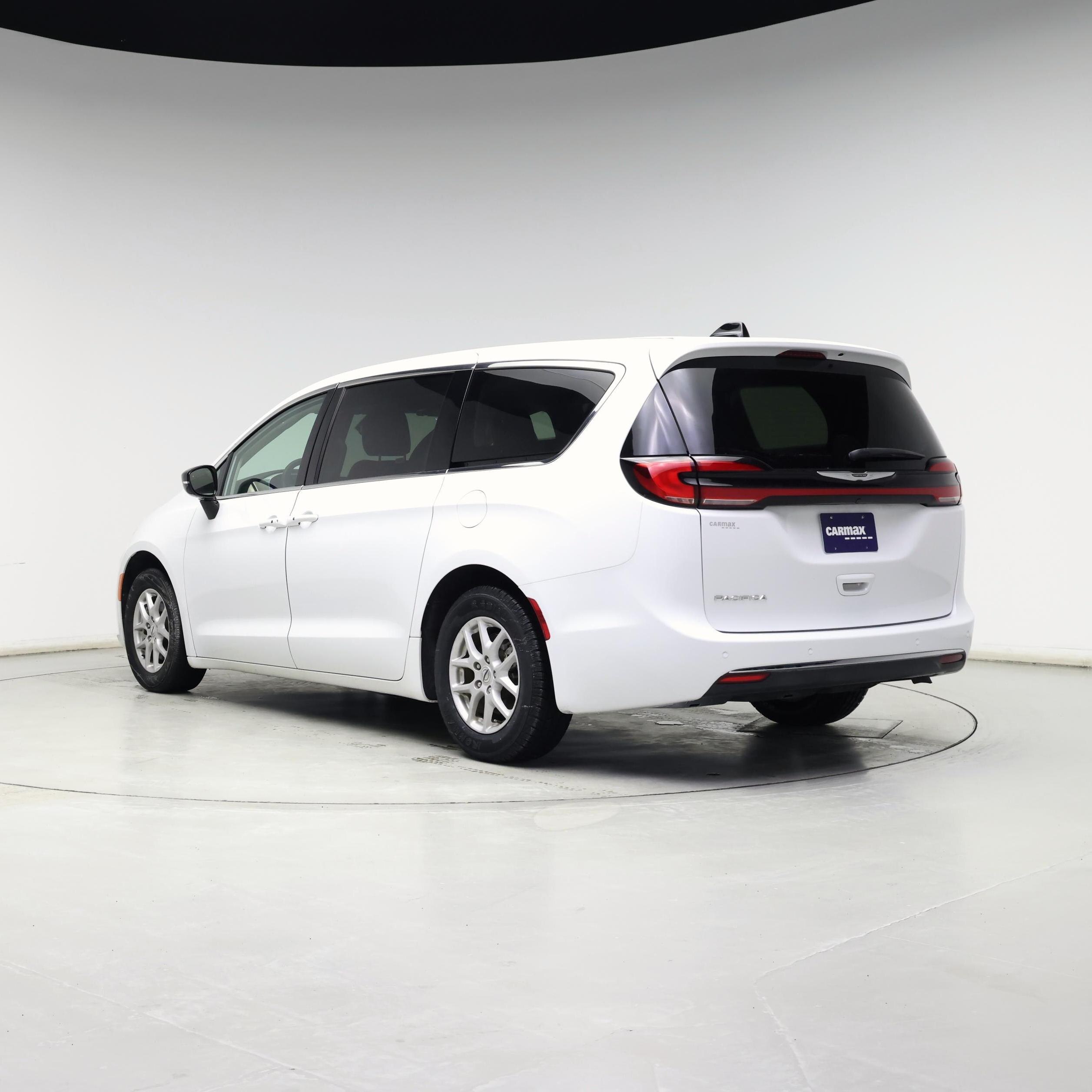 Thumbnail: 2024 Chrysler Pacifica - 2