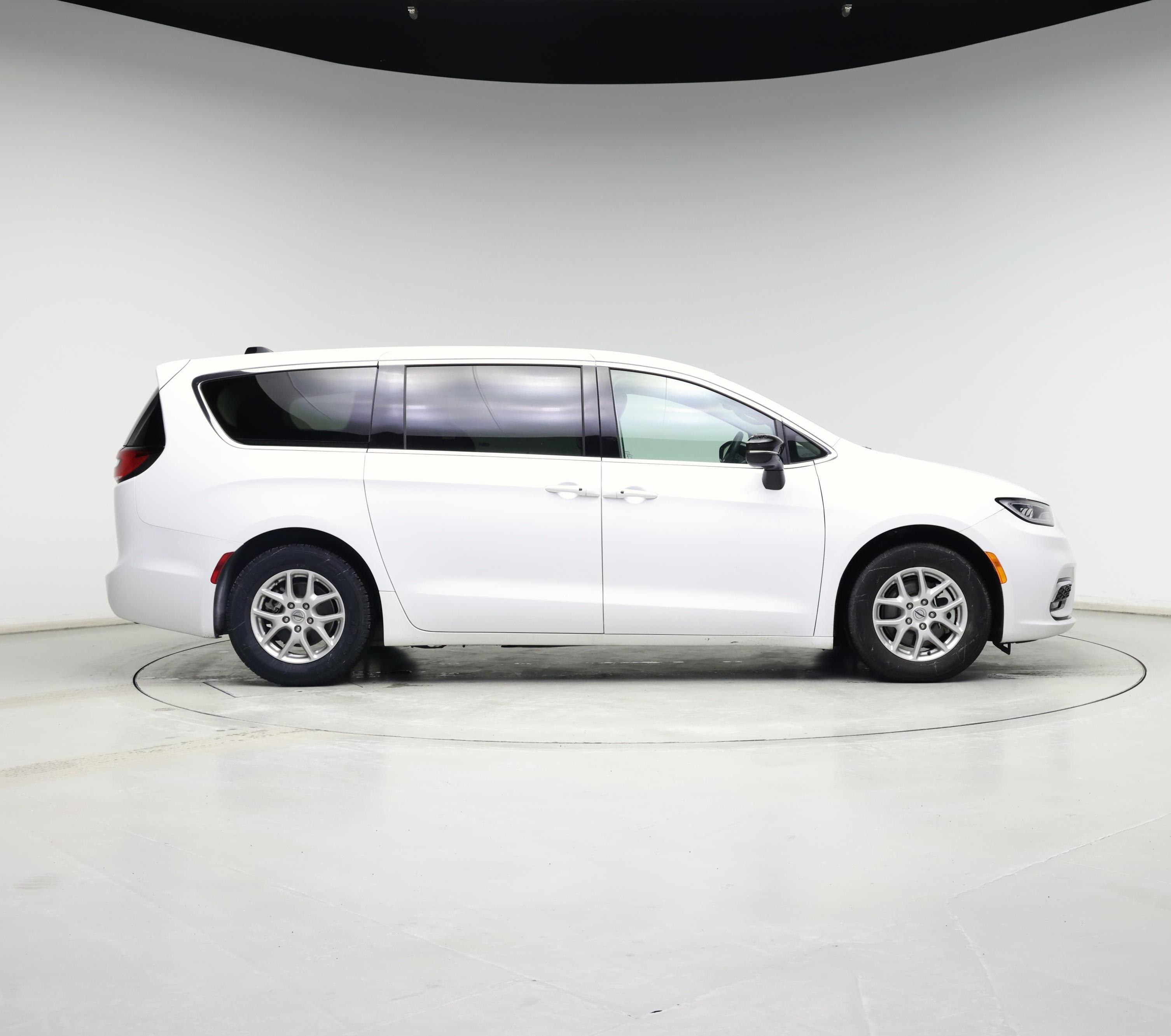 Thumbnail: 2024 Chrysler Pacifica - 7