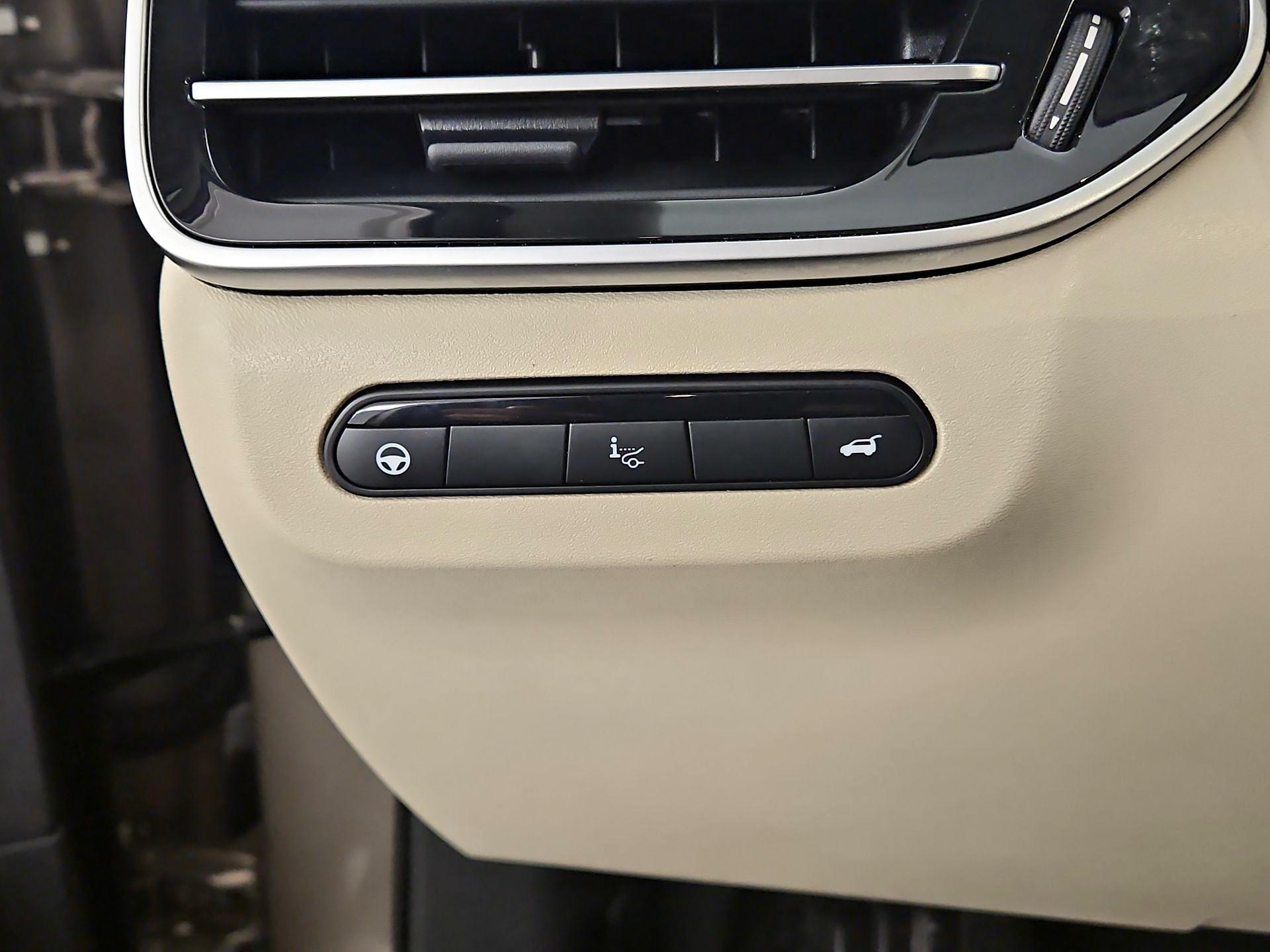 Thumbnail: 2023 INFINITI QX60 - 13