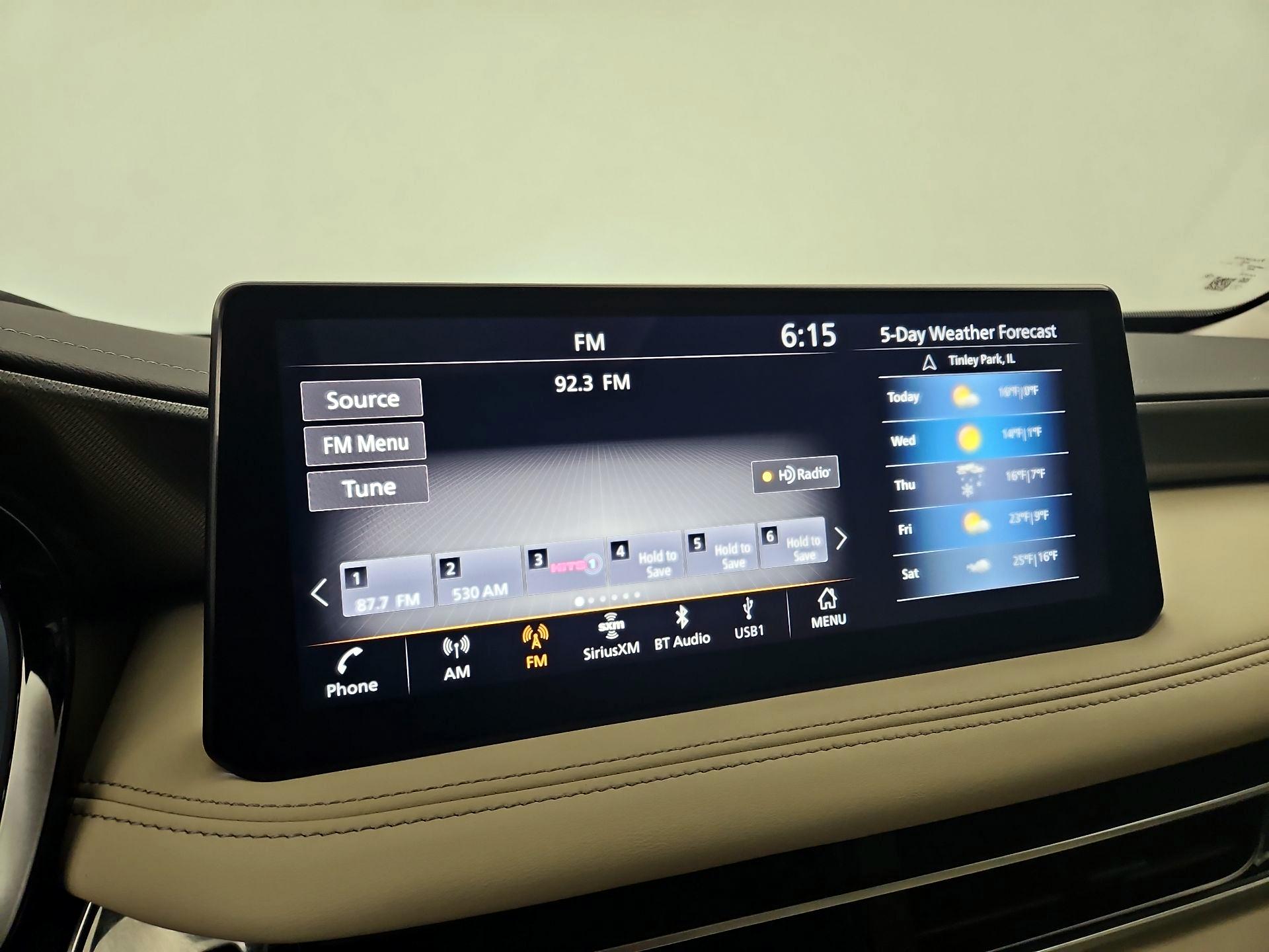 Thumbnail: 2023 INFINITI QX60 - 16