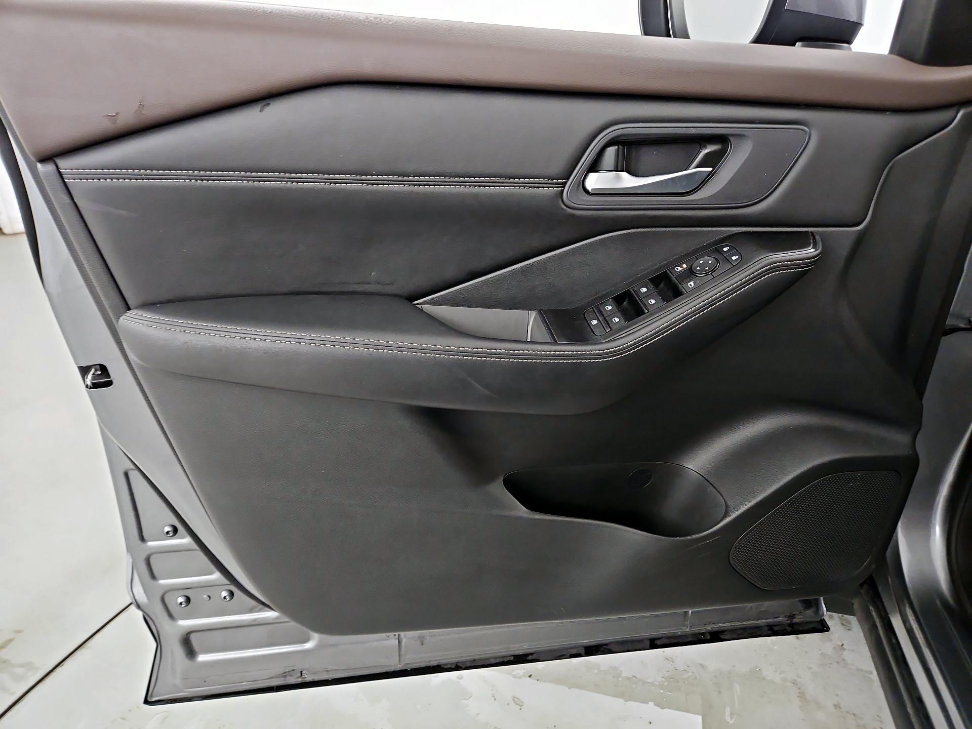 Thumbnail: 2023 Nissan Rogue - 12