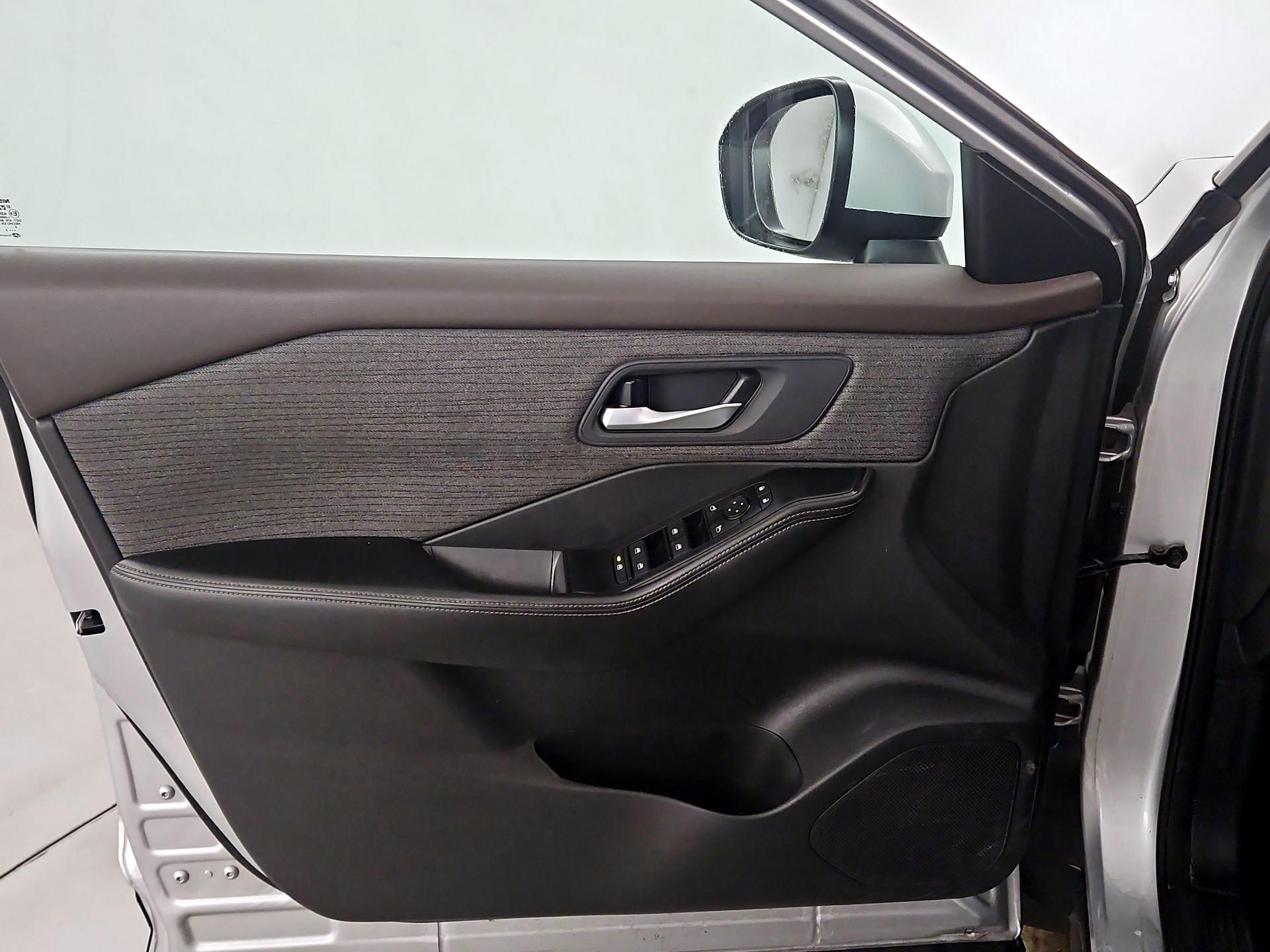 Thumbnail: 2023 Nissan Rogue - 12