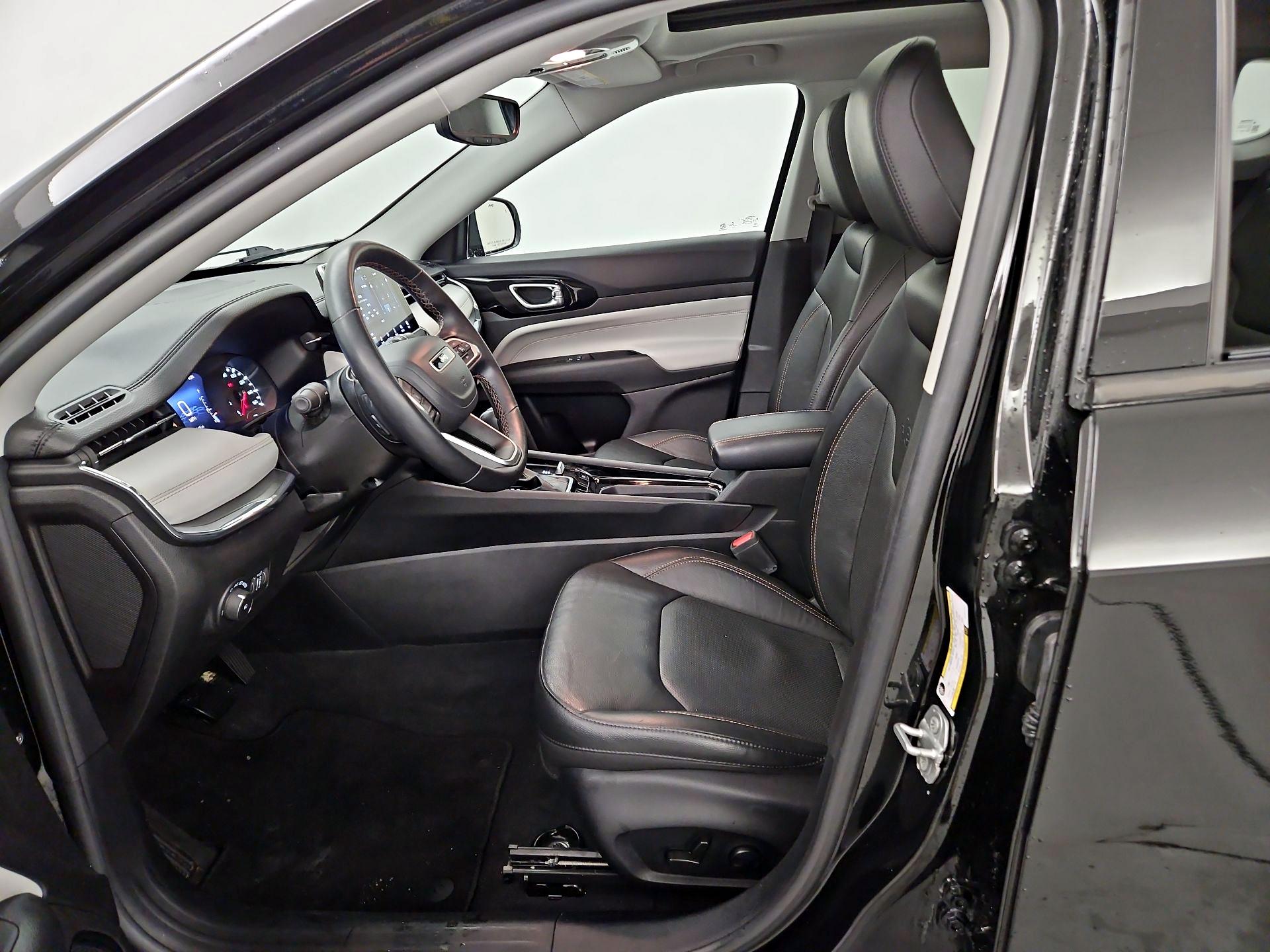 Thumbnail: 2022 Jeep Compass - 11