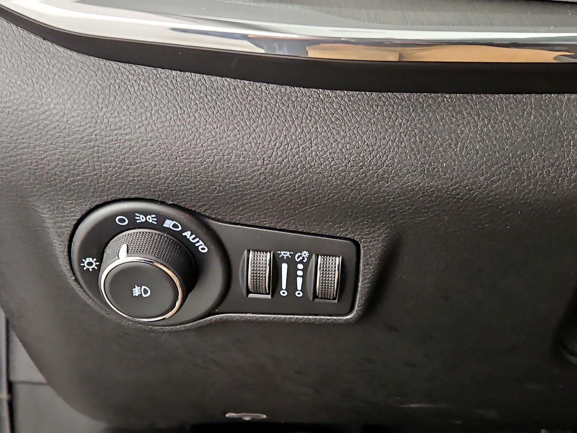 Thumbnail: 2022 Jeep Compass - 13