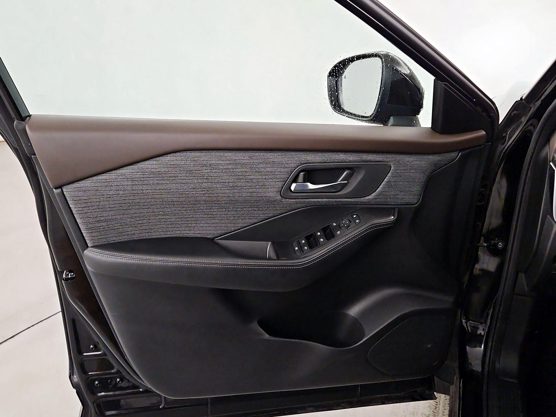 Thumbnail: 2023 Nissan Rogue - 12