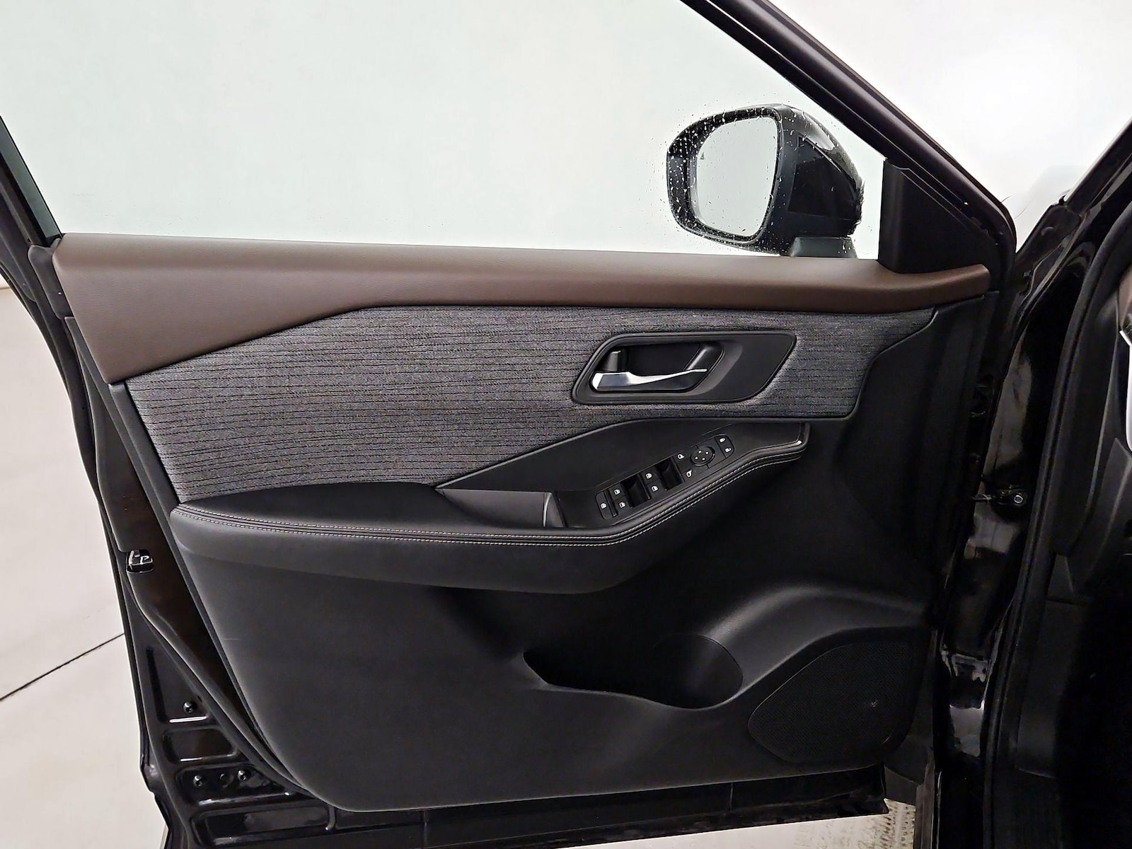 2023 Nissan Rogue SV - Photo 13