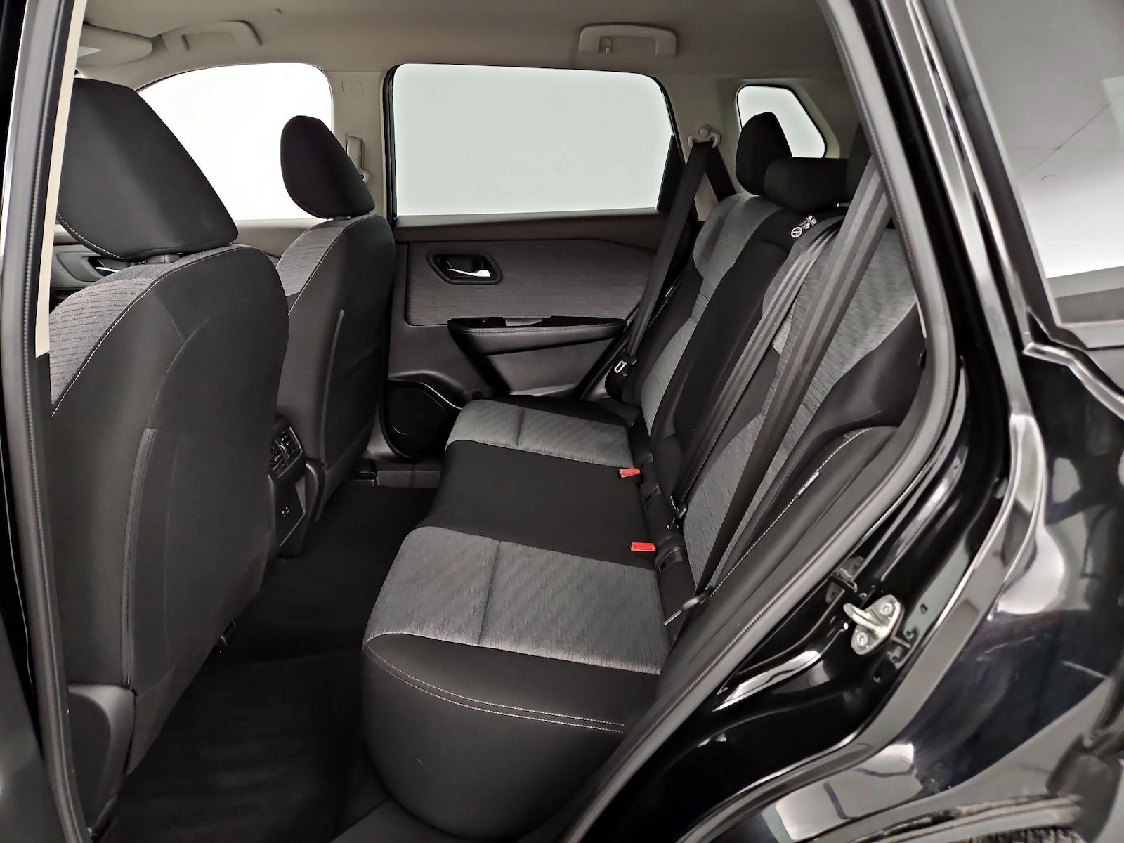 2023 Nissan Rogue SV - Photo 20