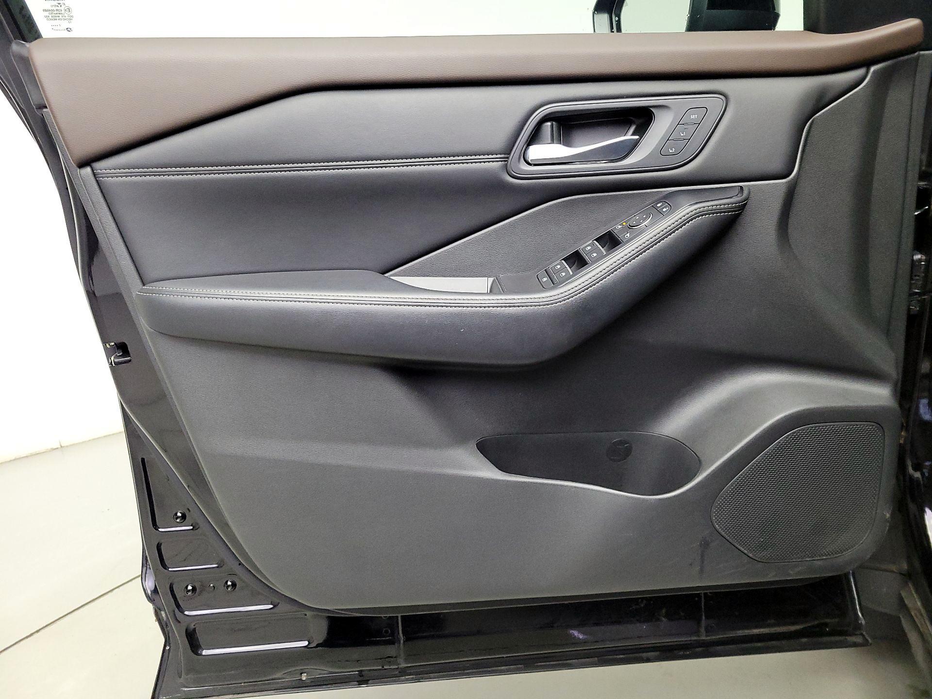 Thumbnail: 2023 Nissan Rogue - 12