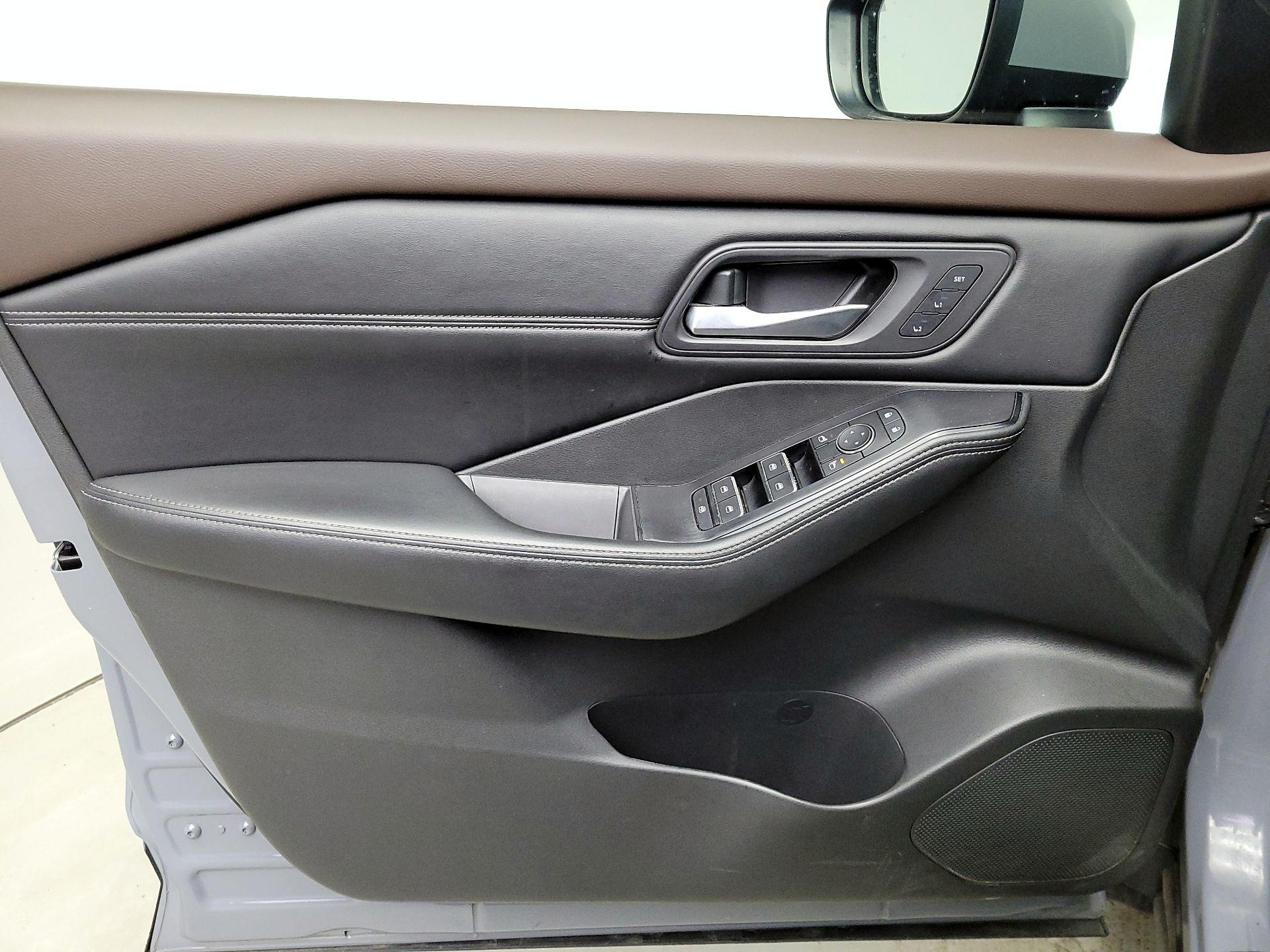 Thumbnail: 2023 Nissan Rogue - 12