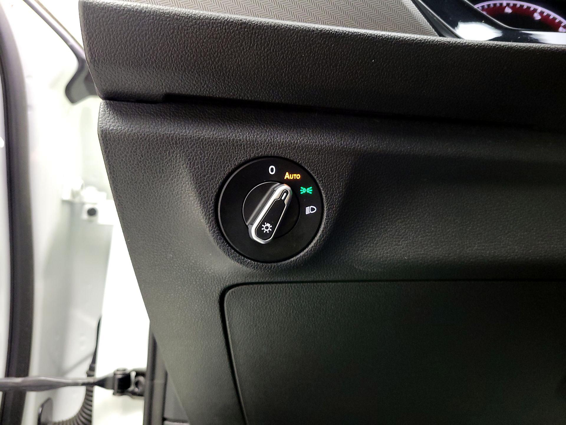 Thumbnail: 2021 Volkswagen Jetta - 11