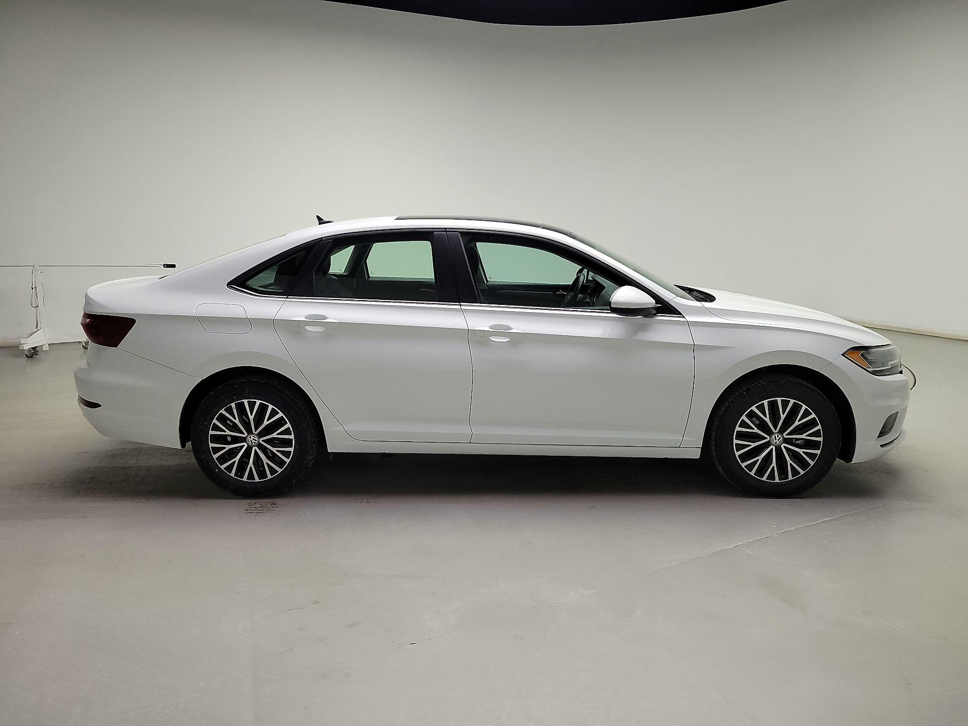 Thumbnail: 2021 Volkswagen Jetta - 4