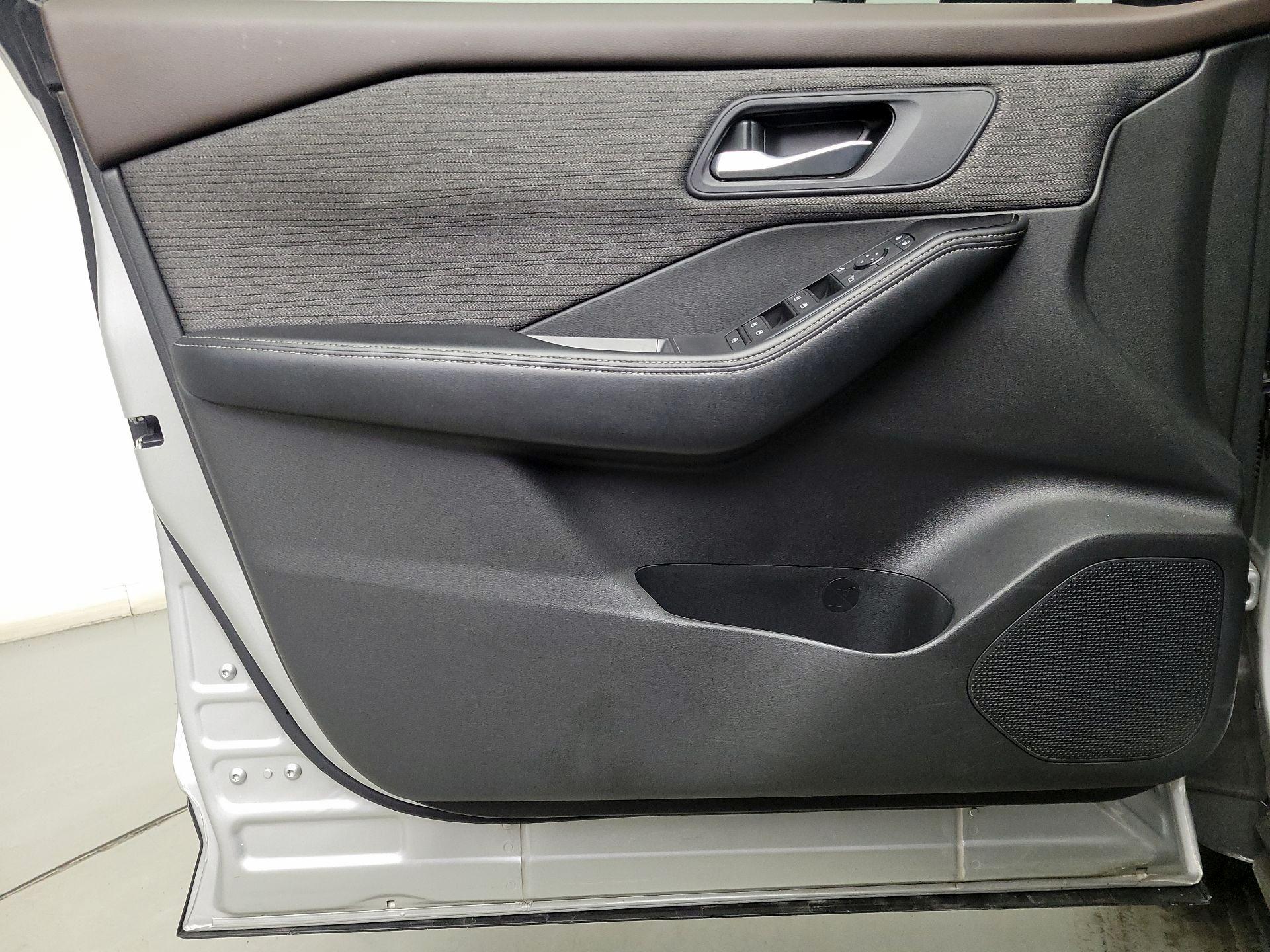 Thumbnail: 2023 Nissan Rogue - 12