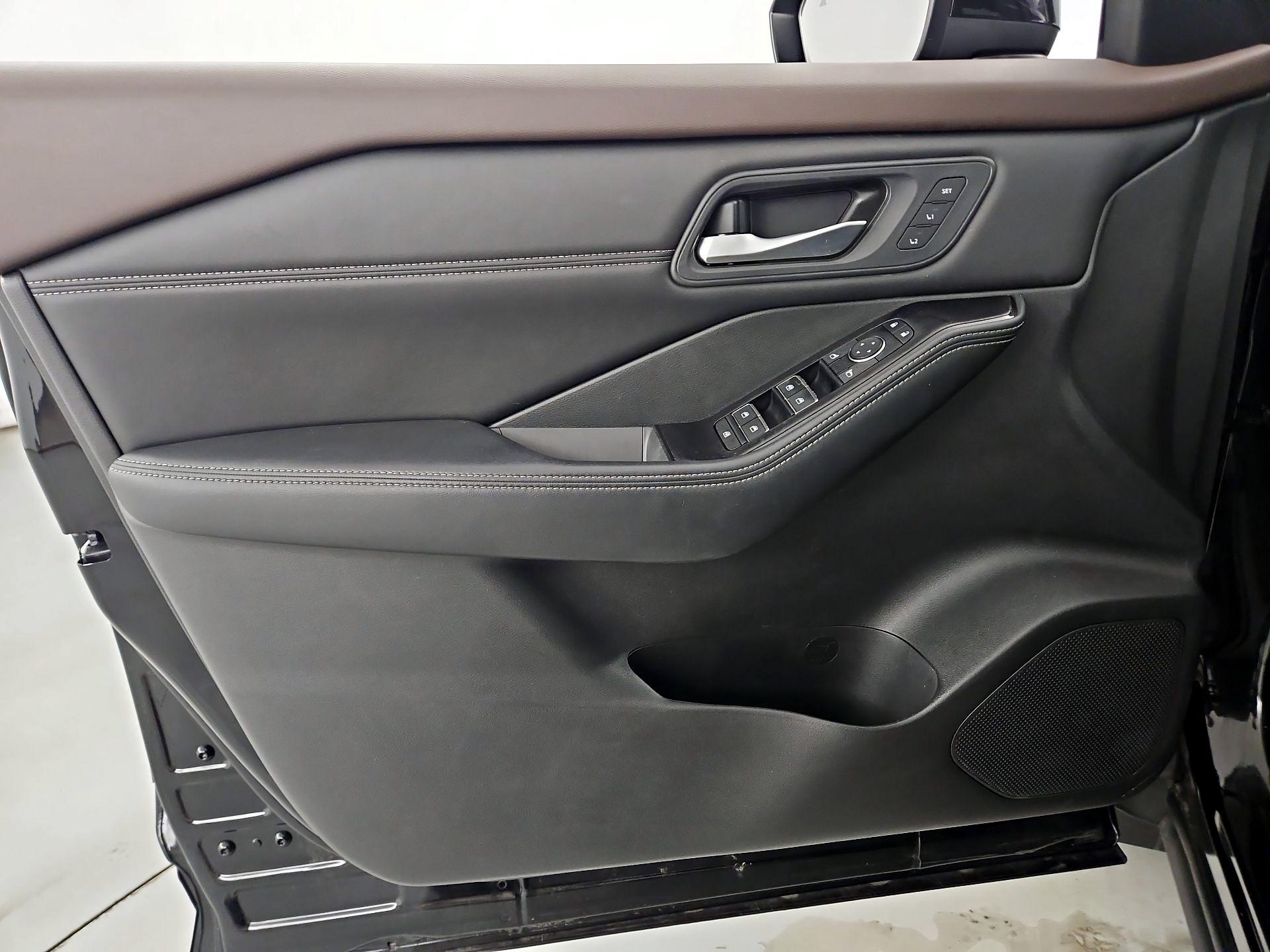 Thumbnail: 2023 Nissan Rogue - 12