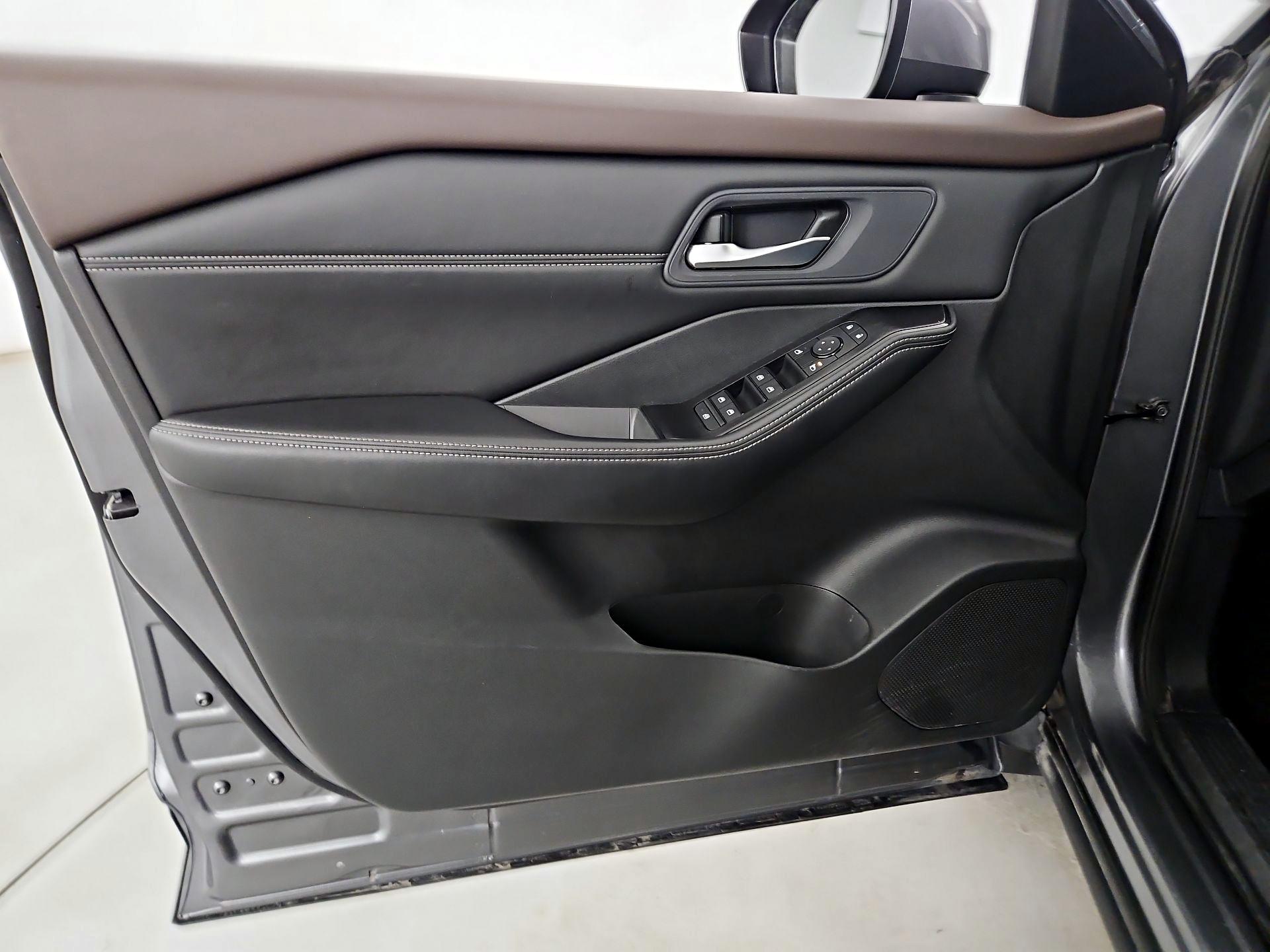 Thumbnail: 2023 Nissan Rogue - 12