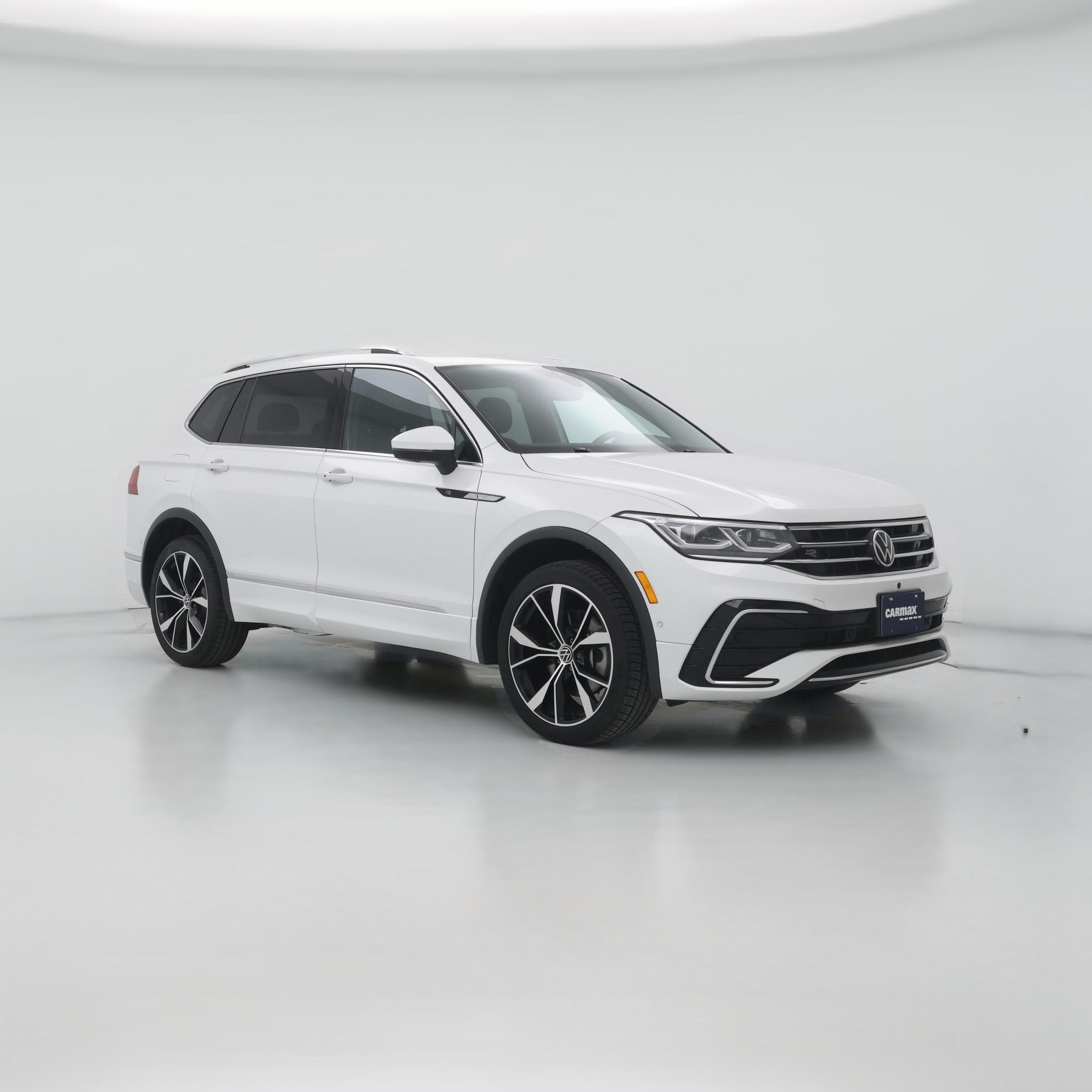 Thumbnail: 2022 Volkswagen Tiguan - 1