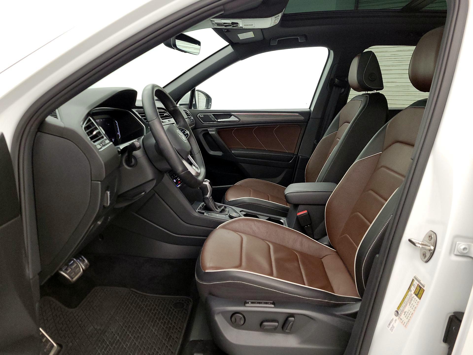 Thumbnail: 2022 Volkswagen Tiguan - 11