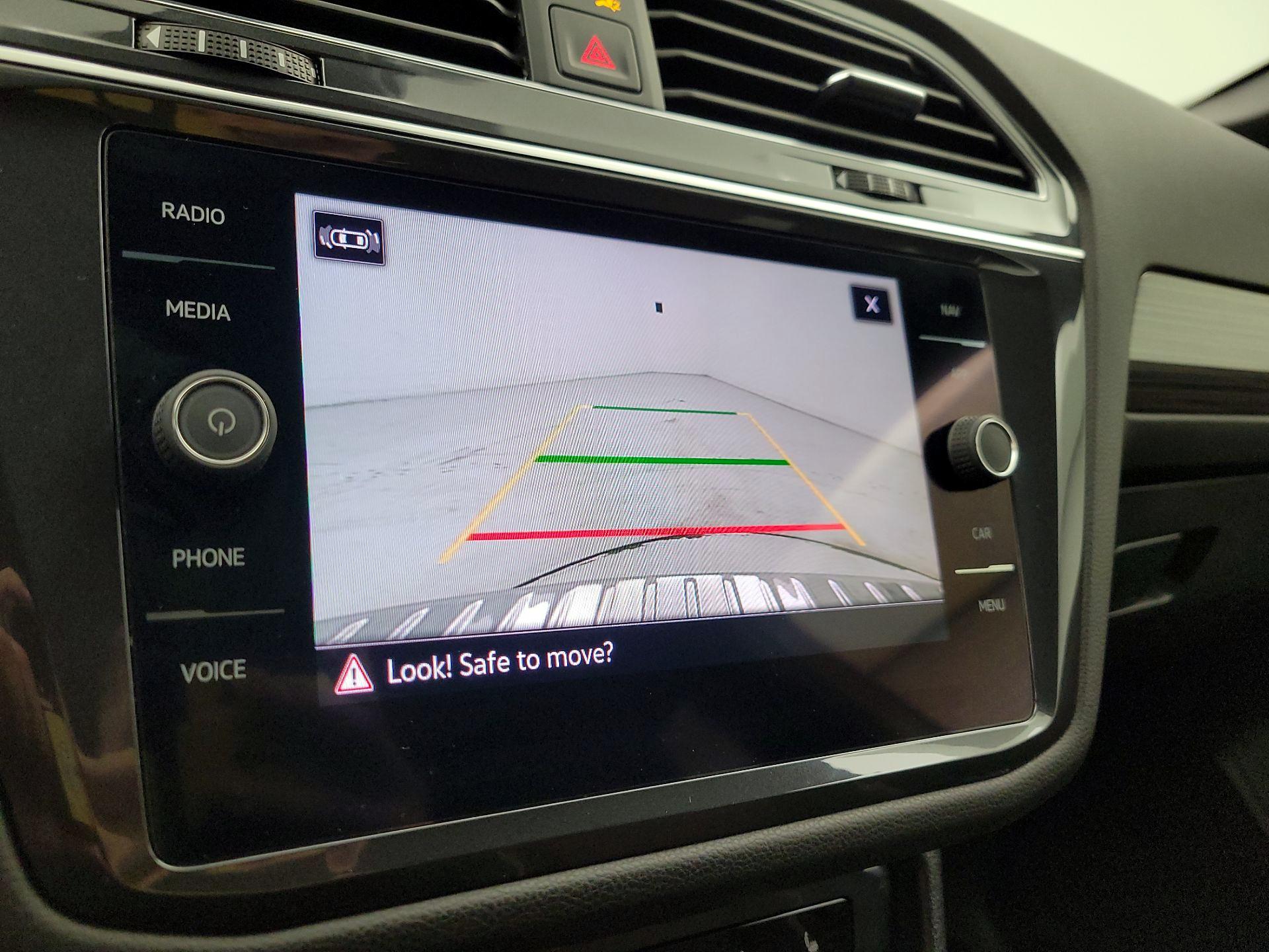 Thumbnail: 2022 Volkswagen Tiguan - 15