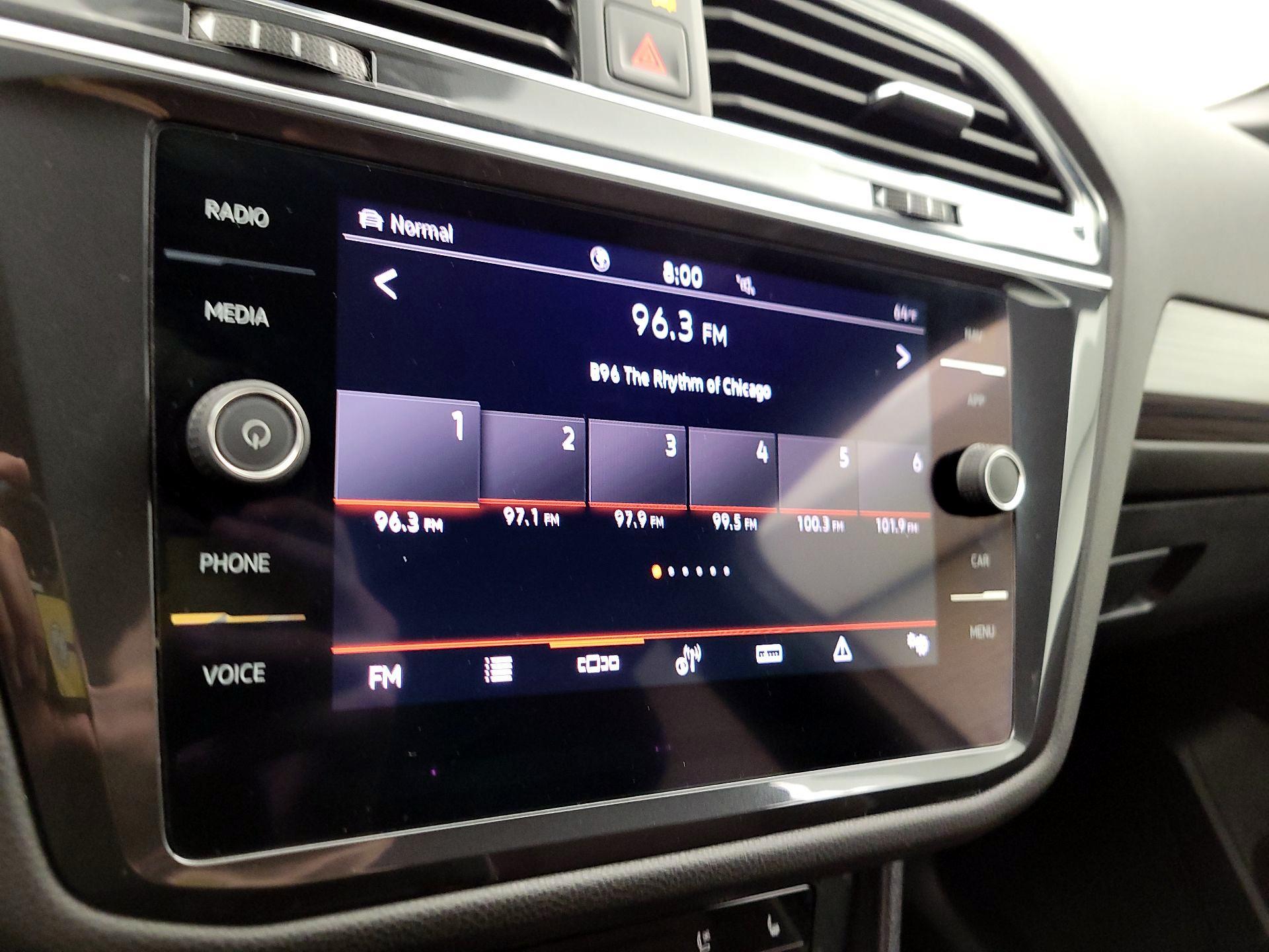 Thumbnail: 2022 Volkswagen Tiguan - 16