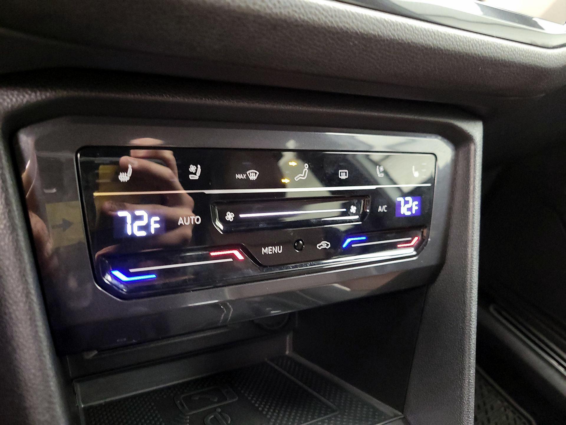 Thumbnail: 2022 Volkswagen Tiguan - 17