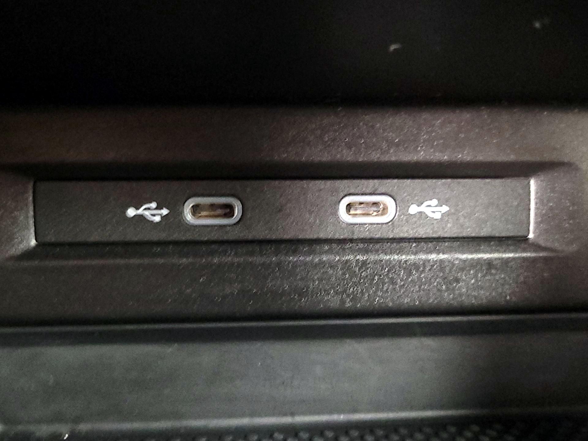 Thumbnail: 2022 Volkswagen Tiguan - 19