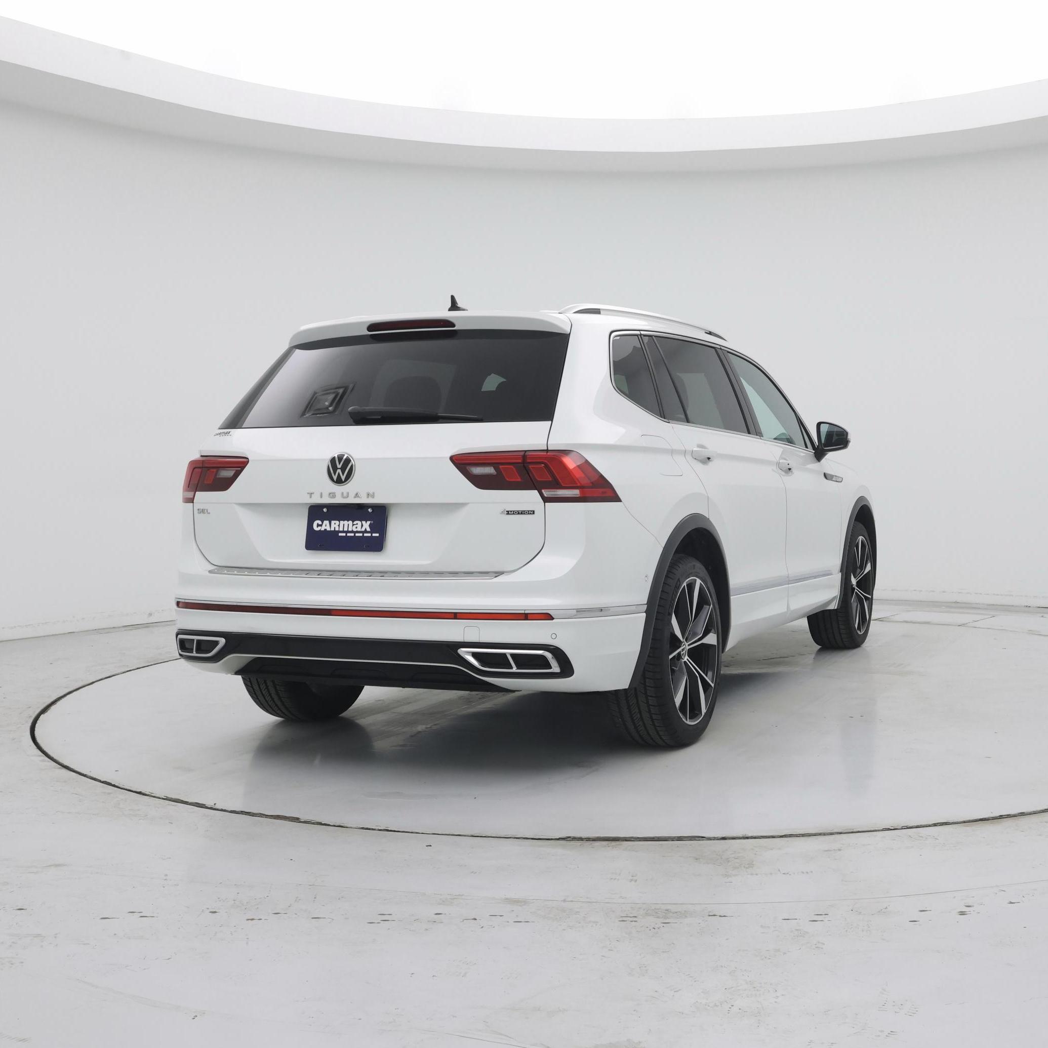 Thumbnail: 2022 Volkswagen Tiguan - 8