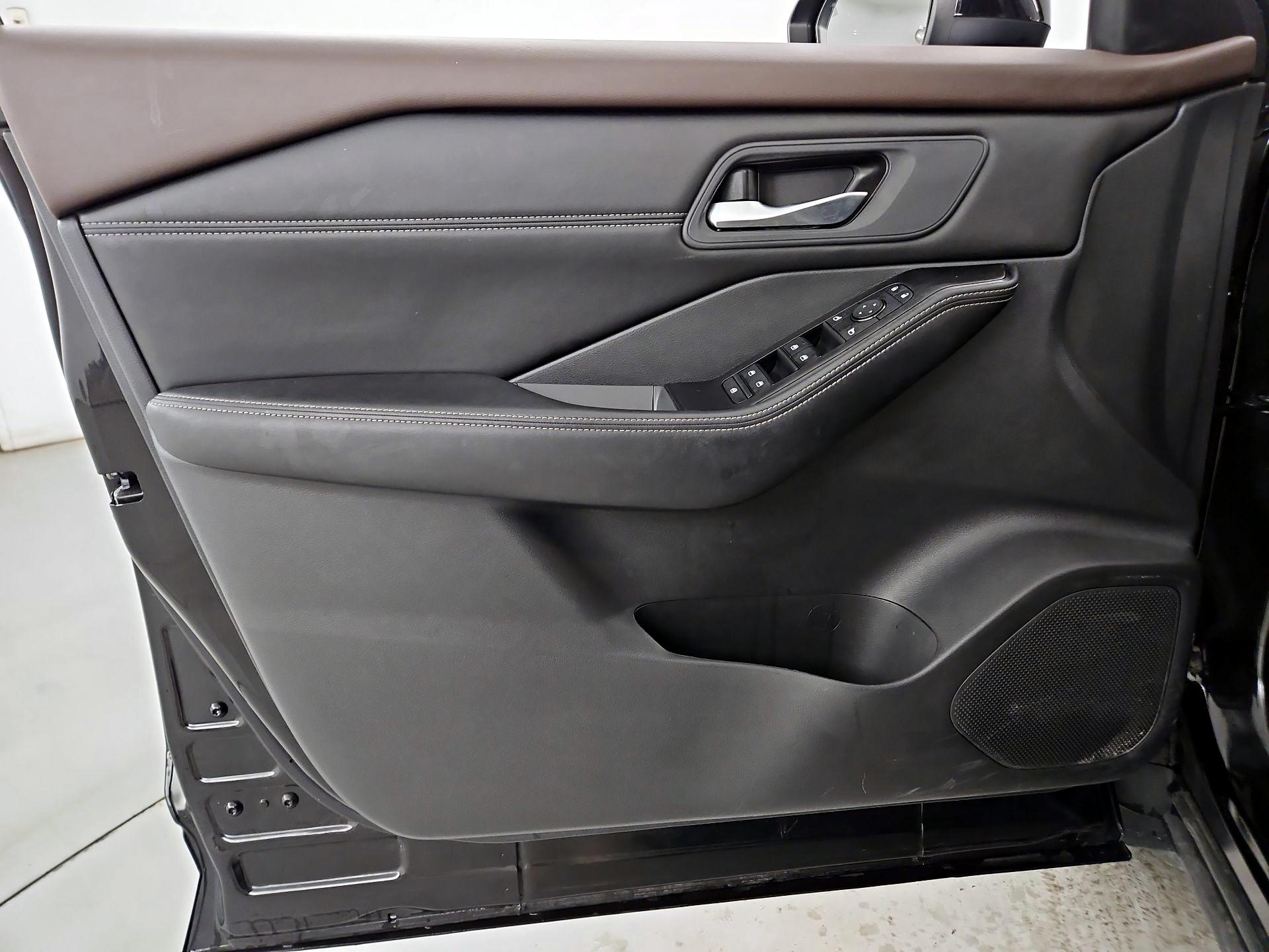 Thumbnail: 2023 Nissan Rogue - 12