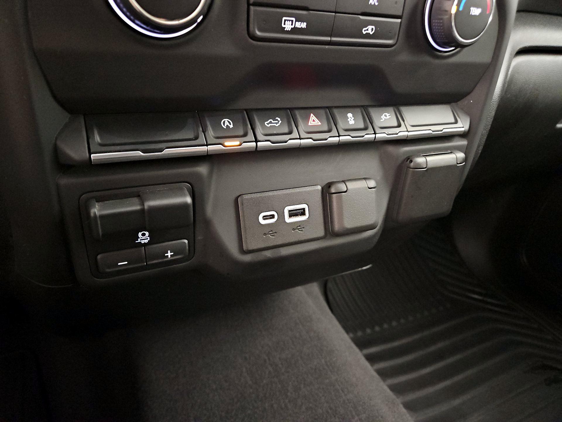 Thumbnail: 2021 Chevrolet Silverado 1500 - 18