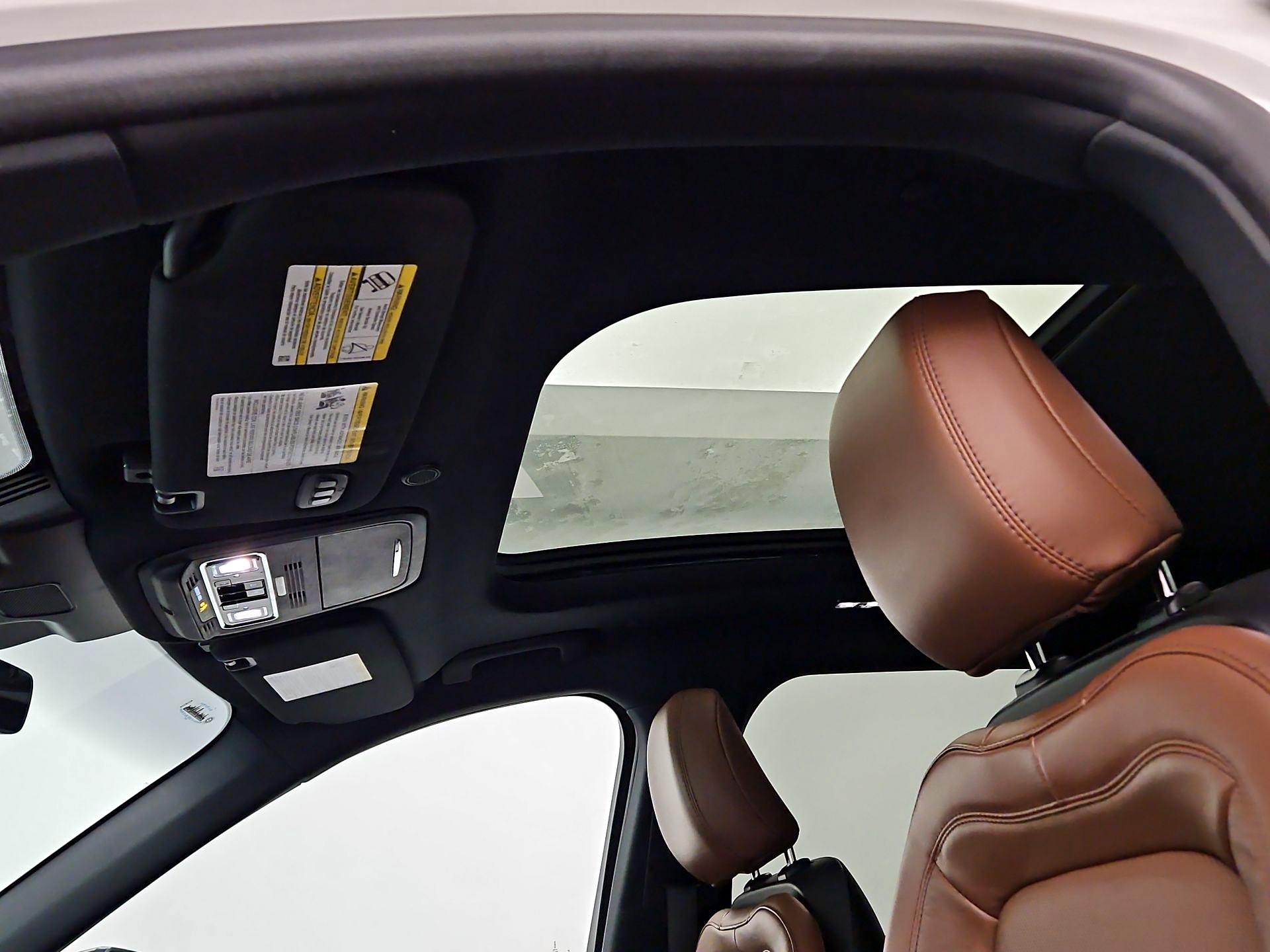 Thumbnail: 2023 Lincoln Aviator - 20