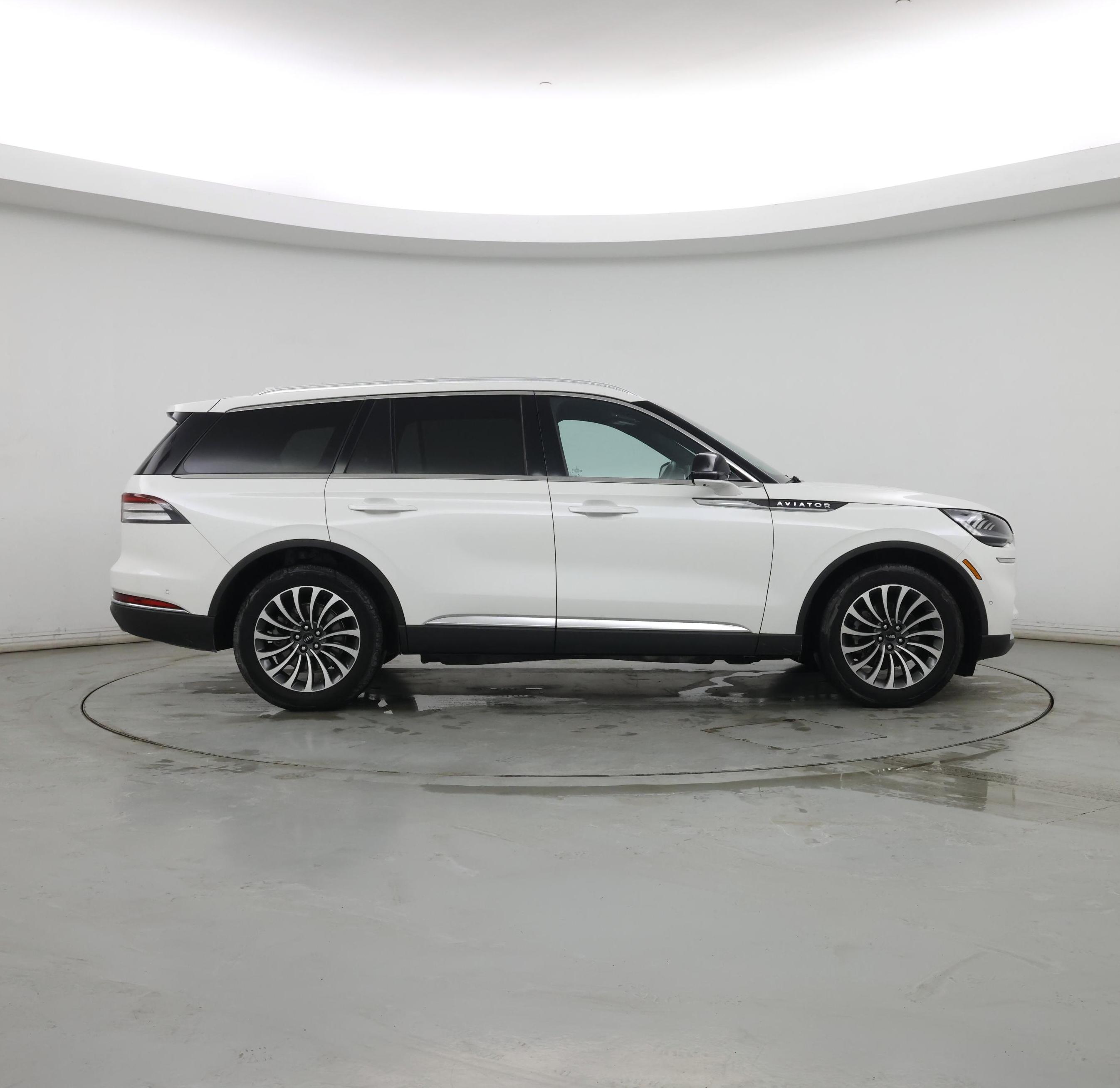 Thumbnail: 2023 Lincoln Aviator - 7