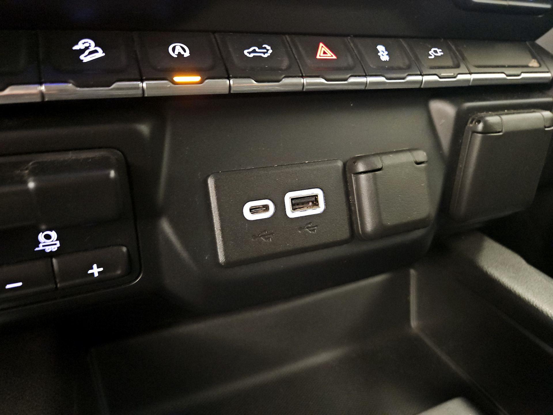 Thumbnail: 2020 Chevrolet Silverado 1500 - 18