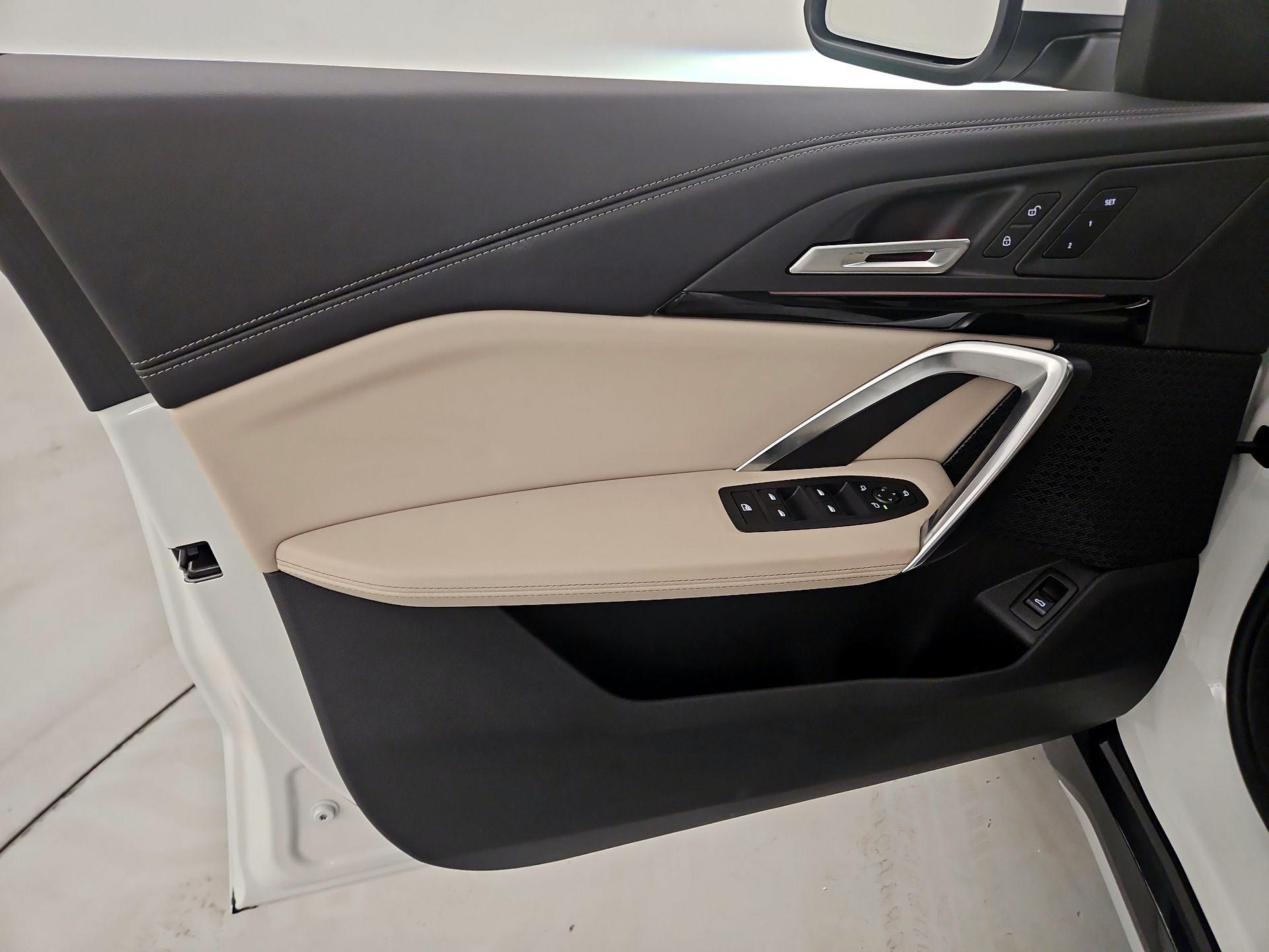 Thumbnail: 2025 BMW X1 - 12