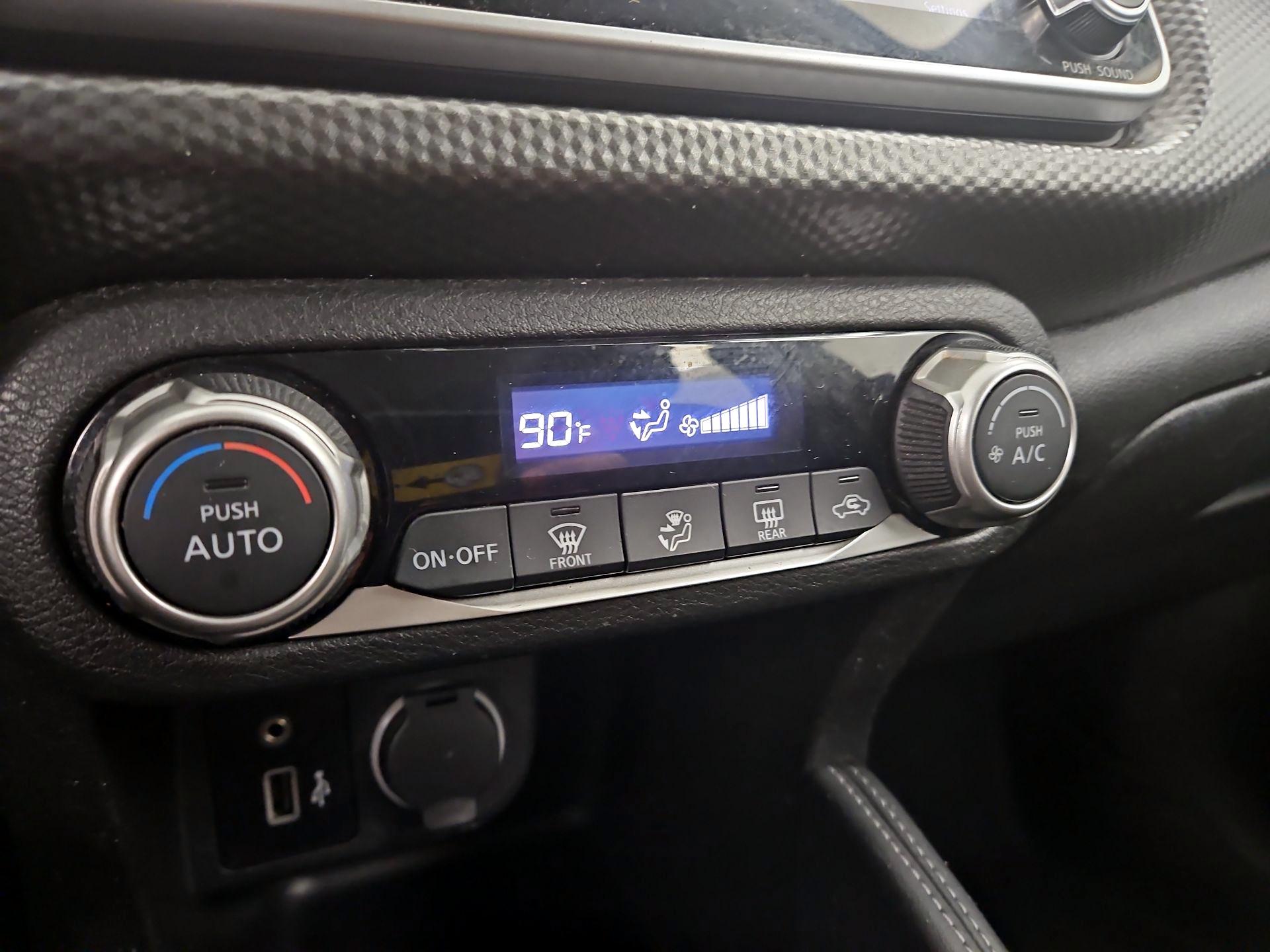 Thumbnail: 2019 Nissan Kicks - 15