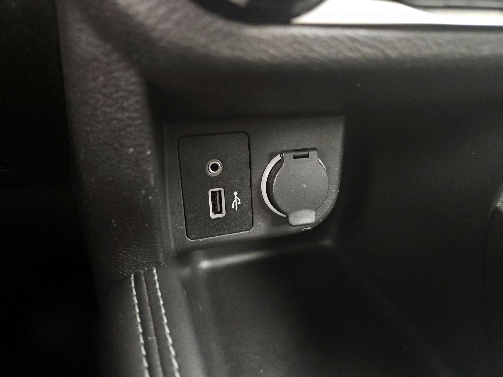 Thumbnail: 2019 Nissan Kicks - 17