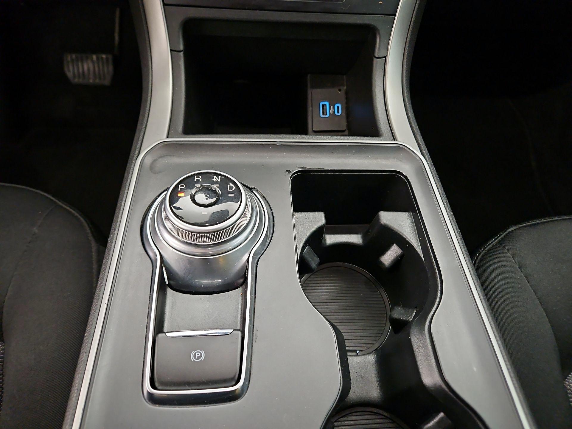 Thumbnail: 2022 Ford Edge - 17