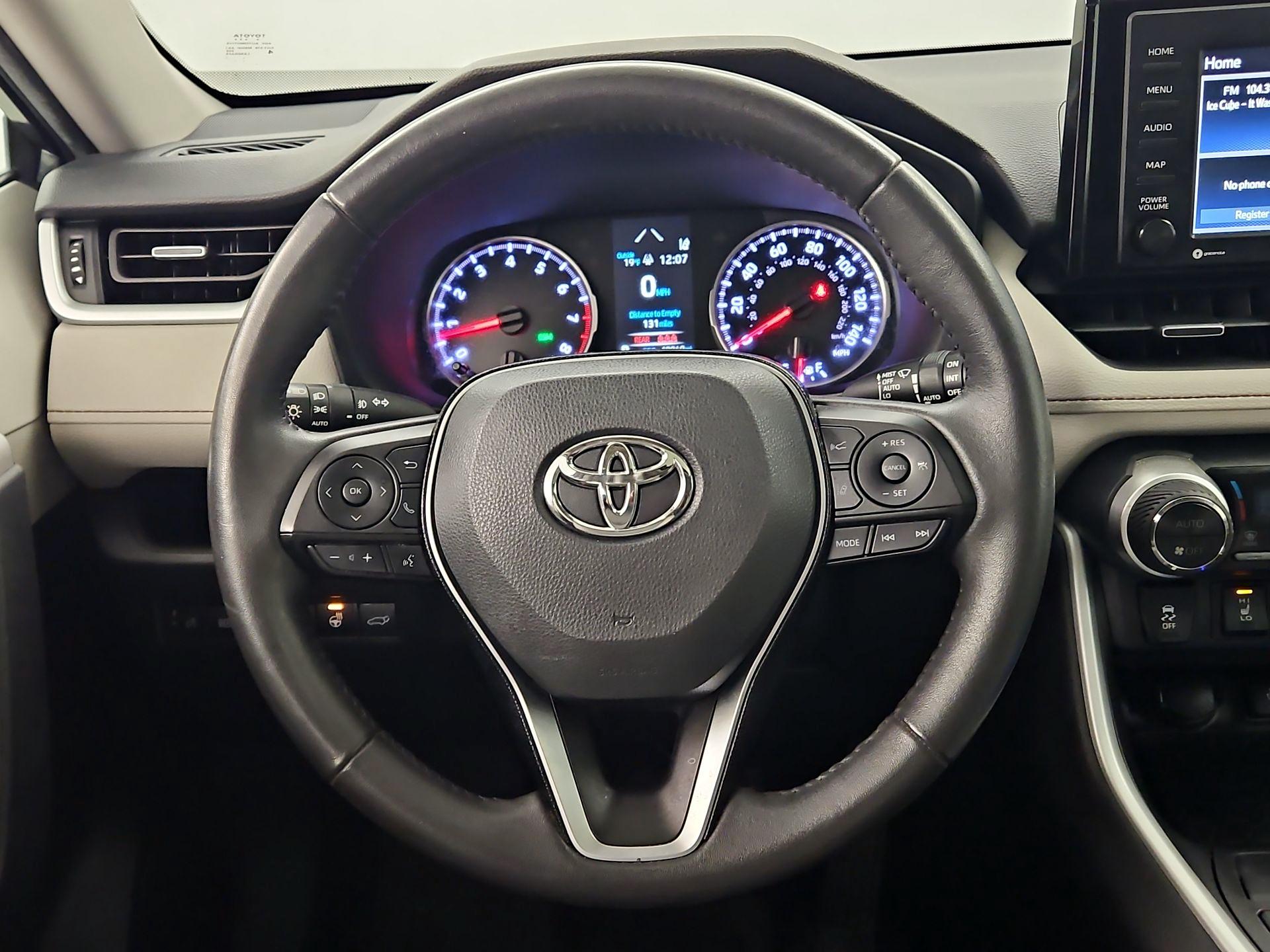 Thumbnail: 2020 Toyota RAV4 - 10