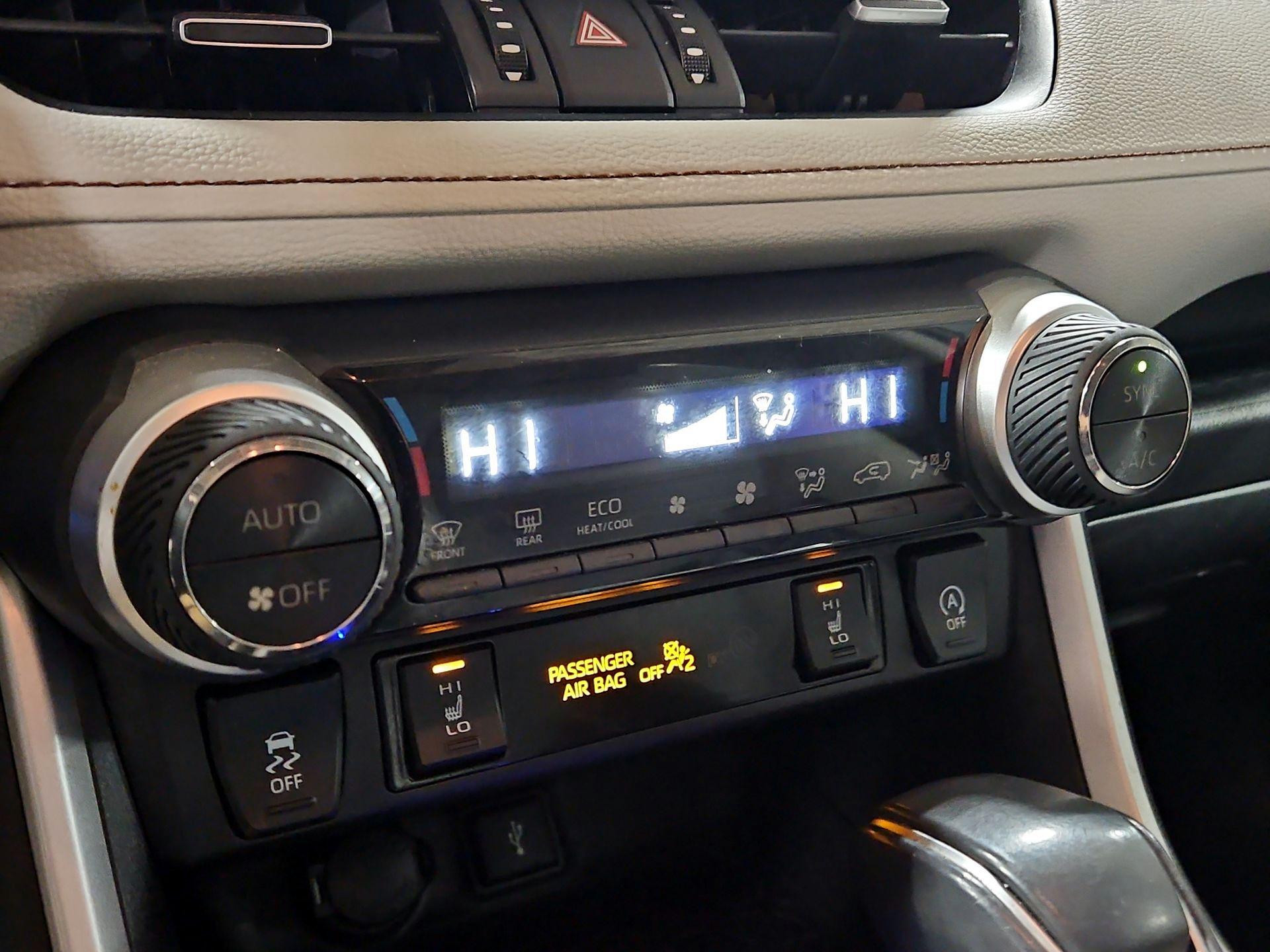 Thumbnail: 2020 Toyota RAV4 - 16