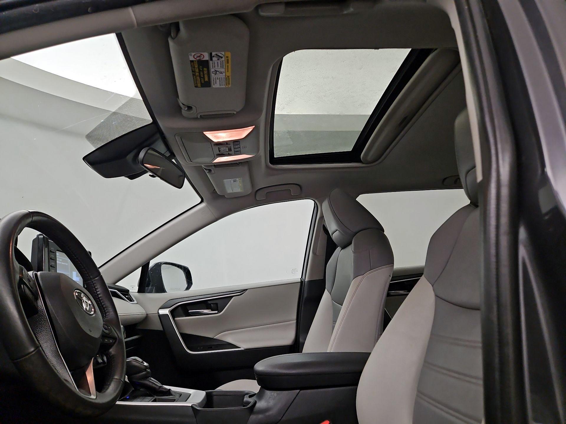 Thumbnail: 2020 Toyota RAV4 - 19