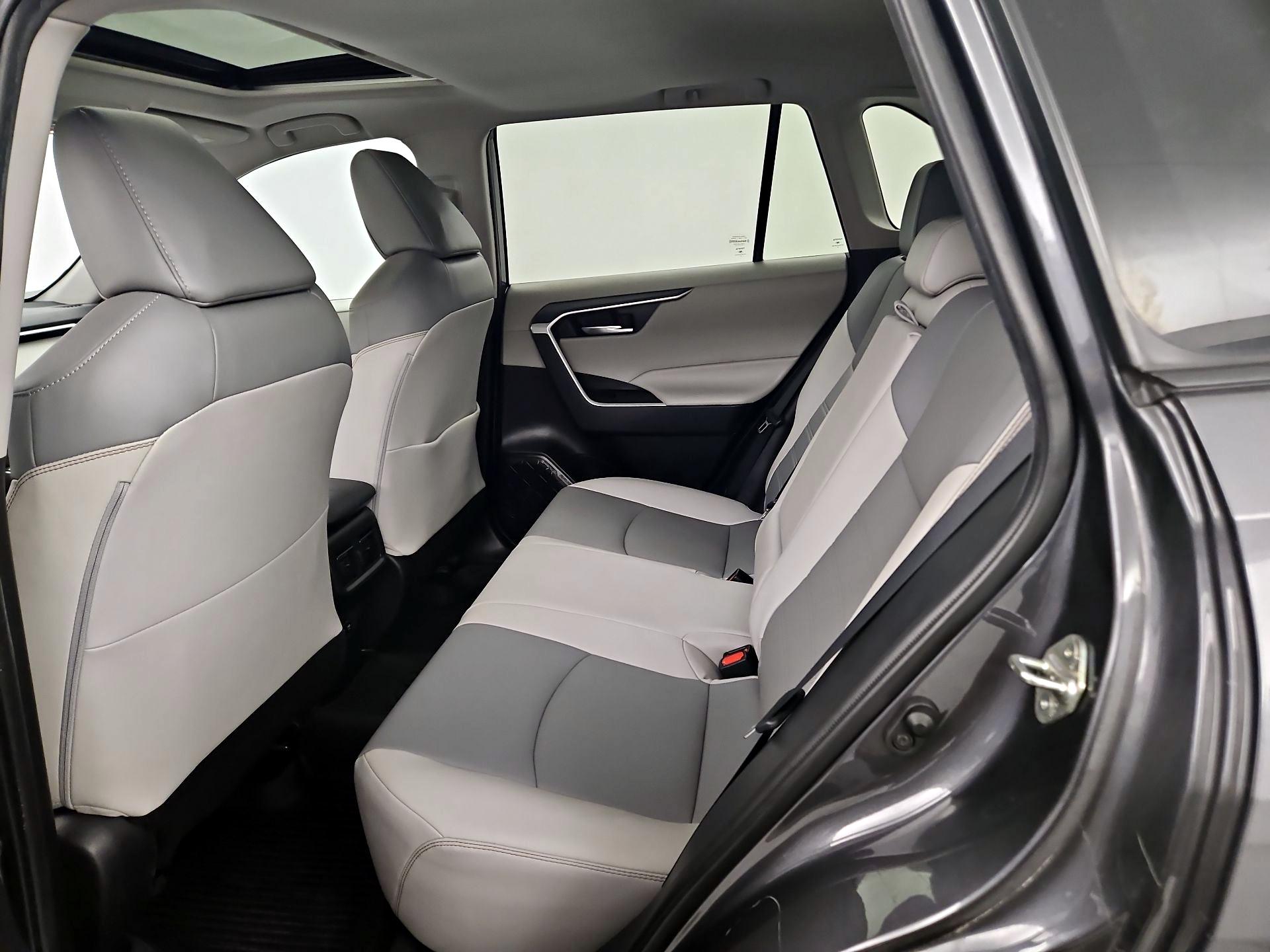 Thumbnail: 2020 Toyota RAV4 - 20