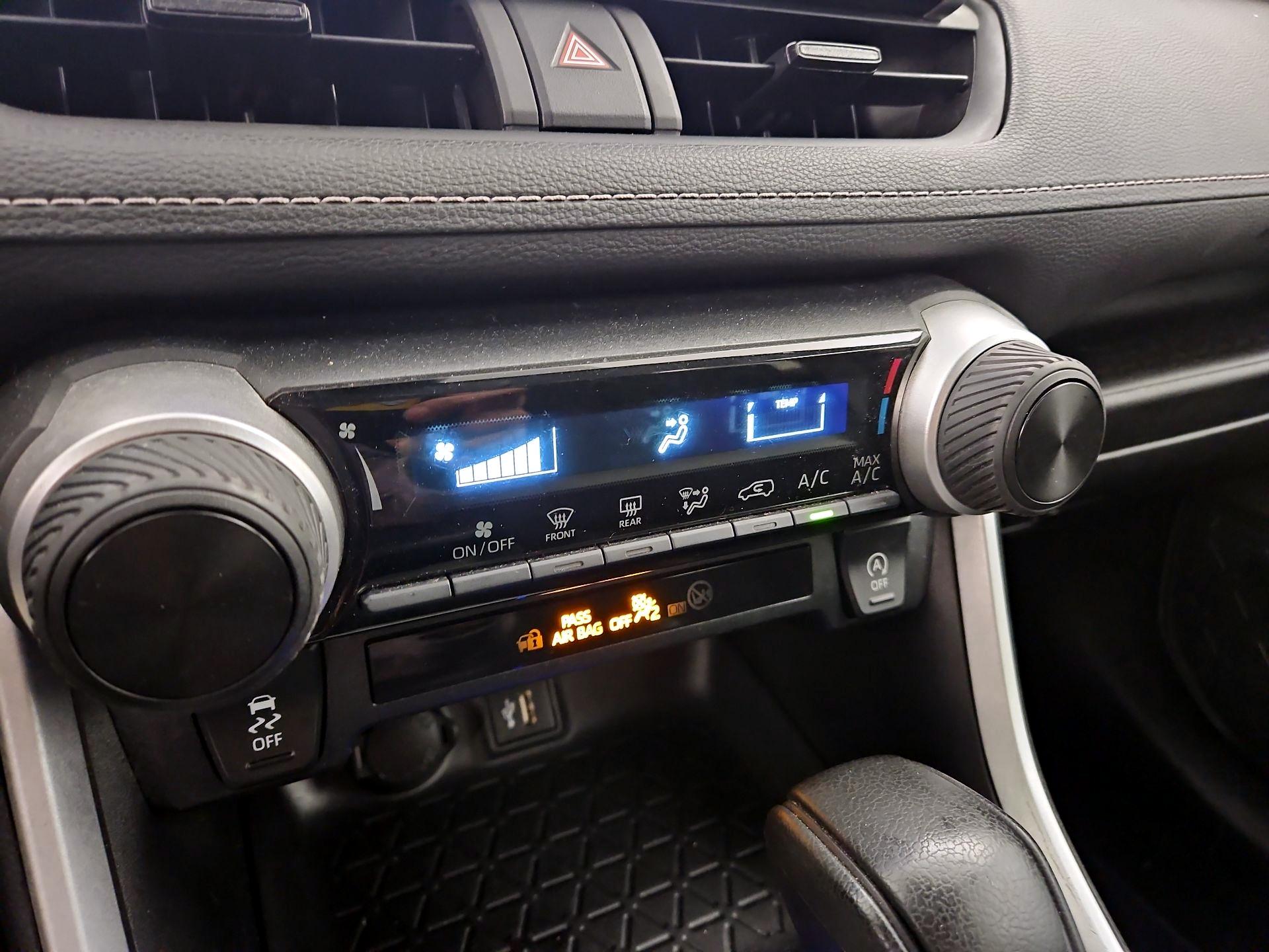 Thumbnail: 2024 Toyota RAV4 - 16