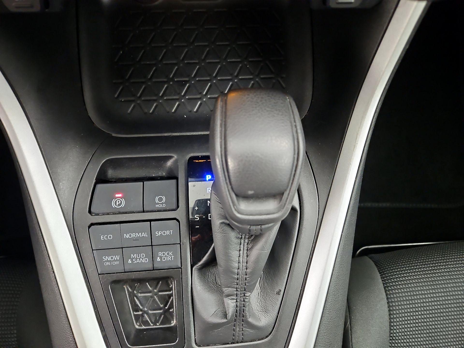 Thumbnail: 2024 Toyota RAV4 - 17