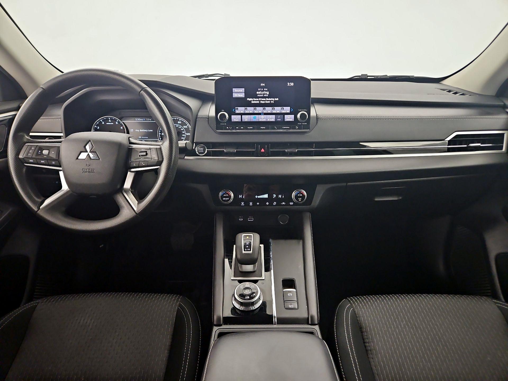 Thumbnail: 2022 Mitsubishi Outlander - 9