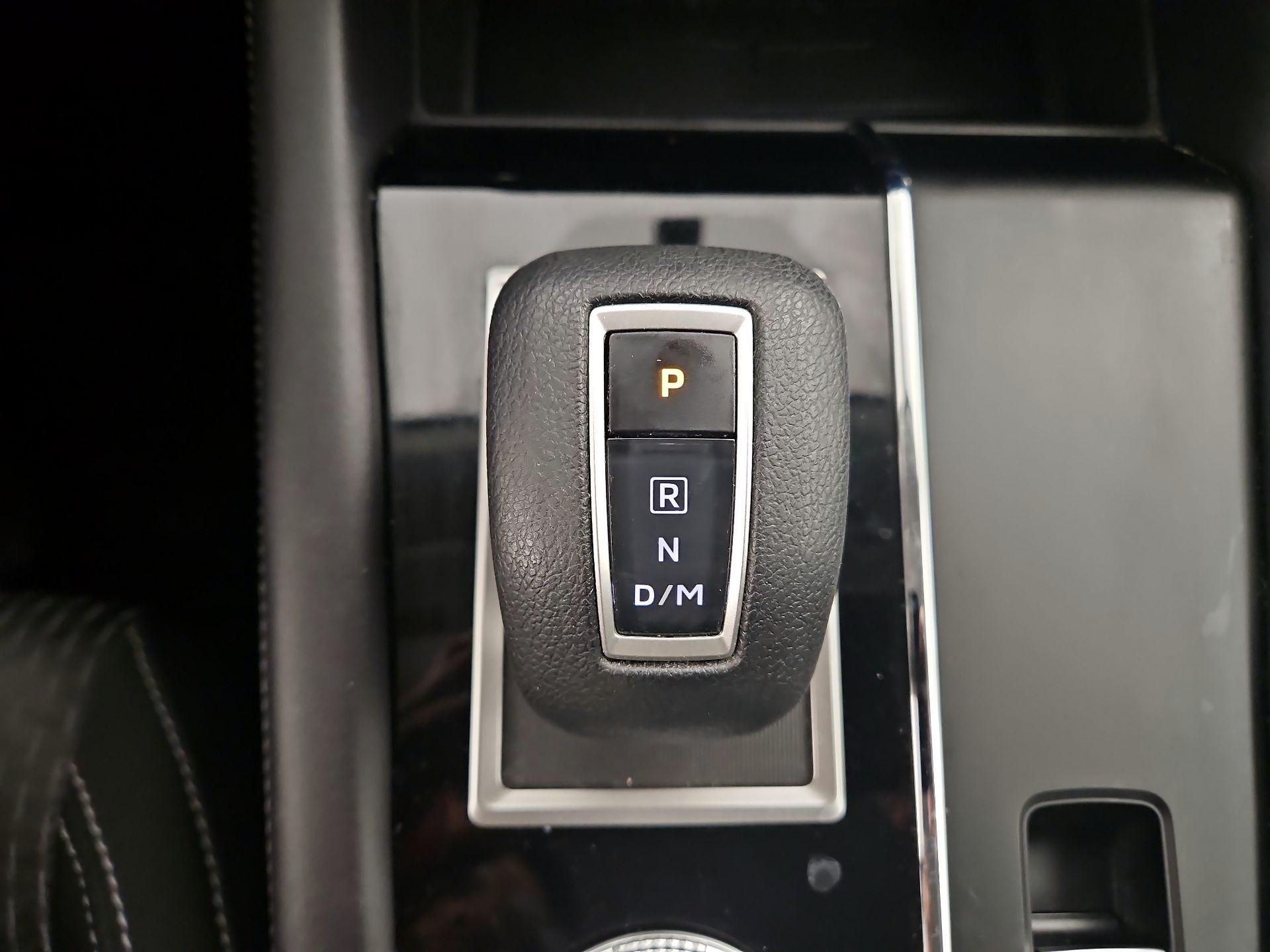 Thumbnail: 2022 Mitsubishi Outlander - 17