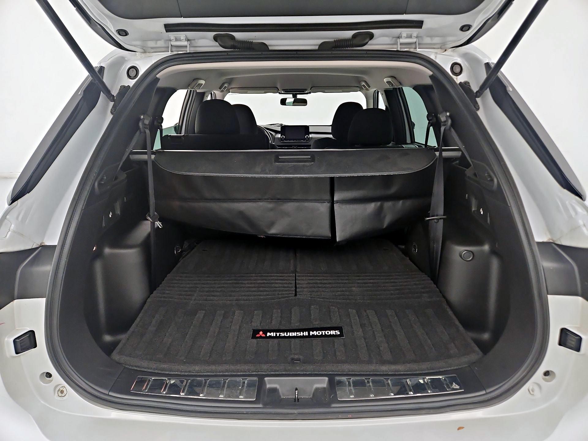 Thumbnail: 2022 Mitsubishi Outlander - 20