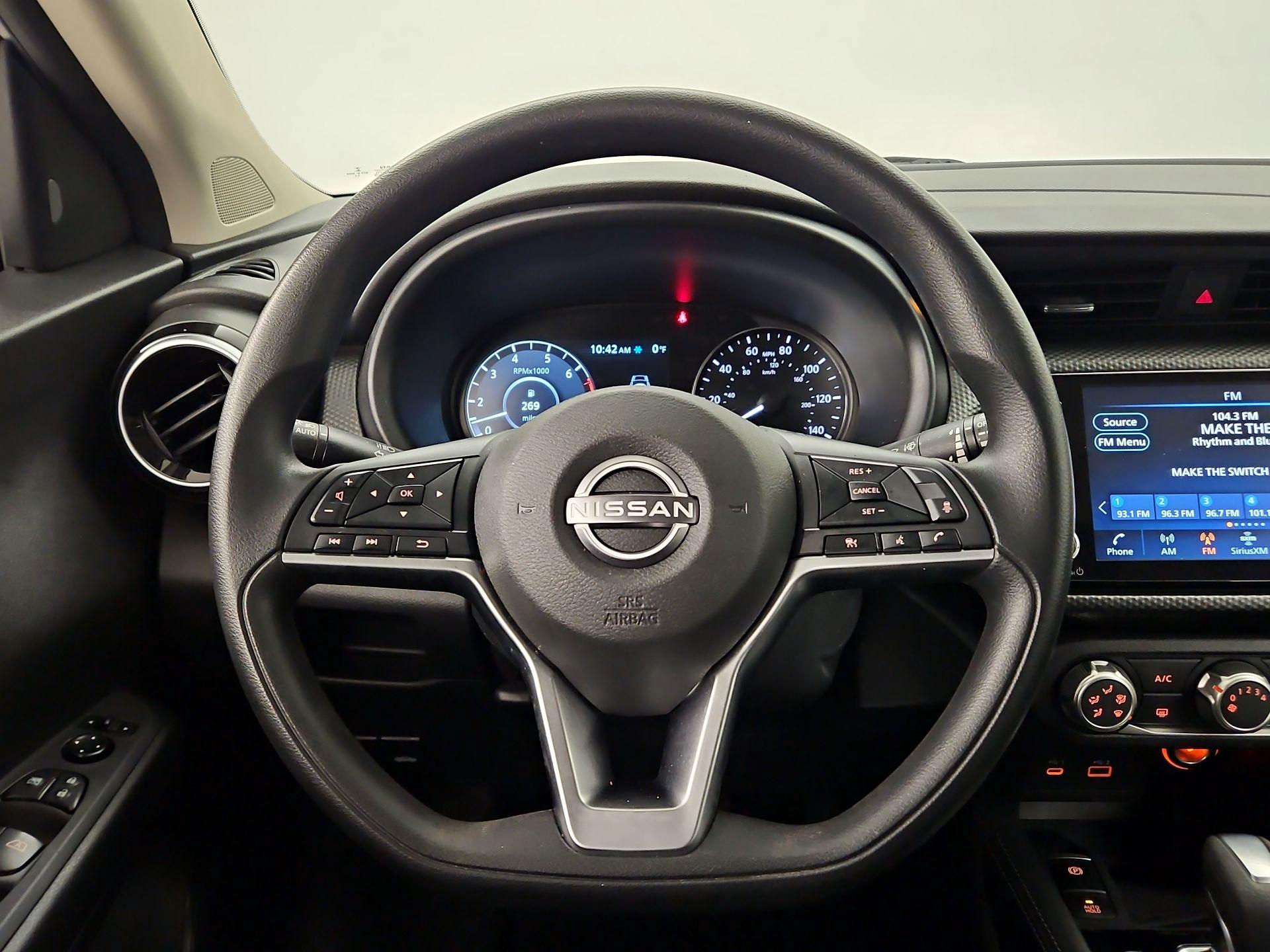 Thumbnail: 2023 Nissan Kicks - 10