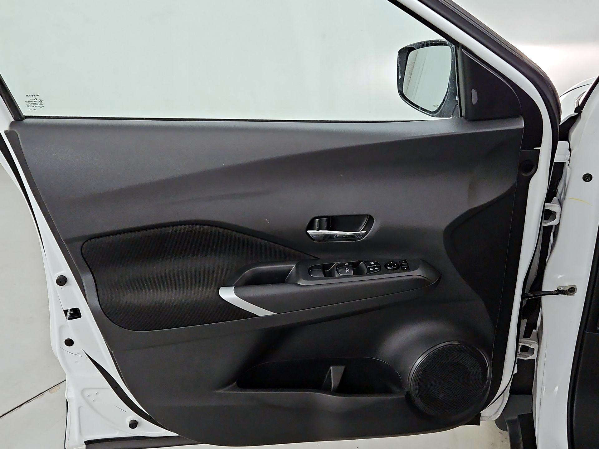 Thumbnail: 2023 Nissan Kicks - 12