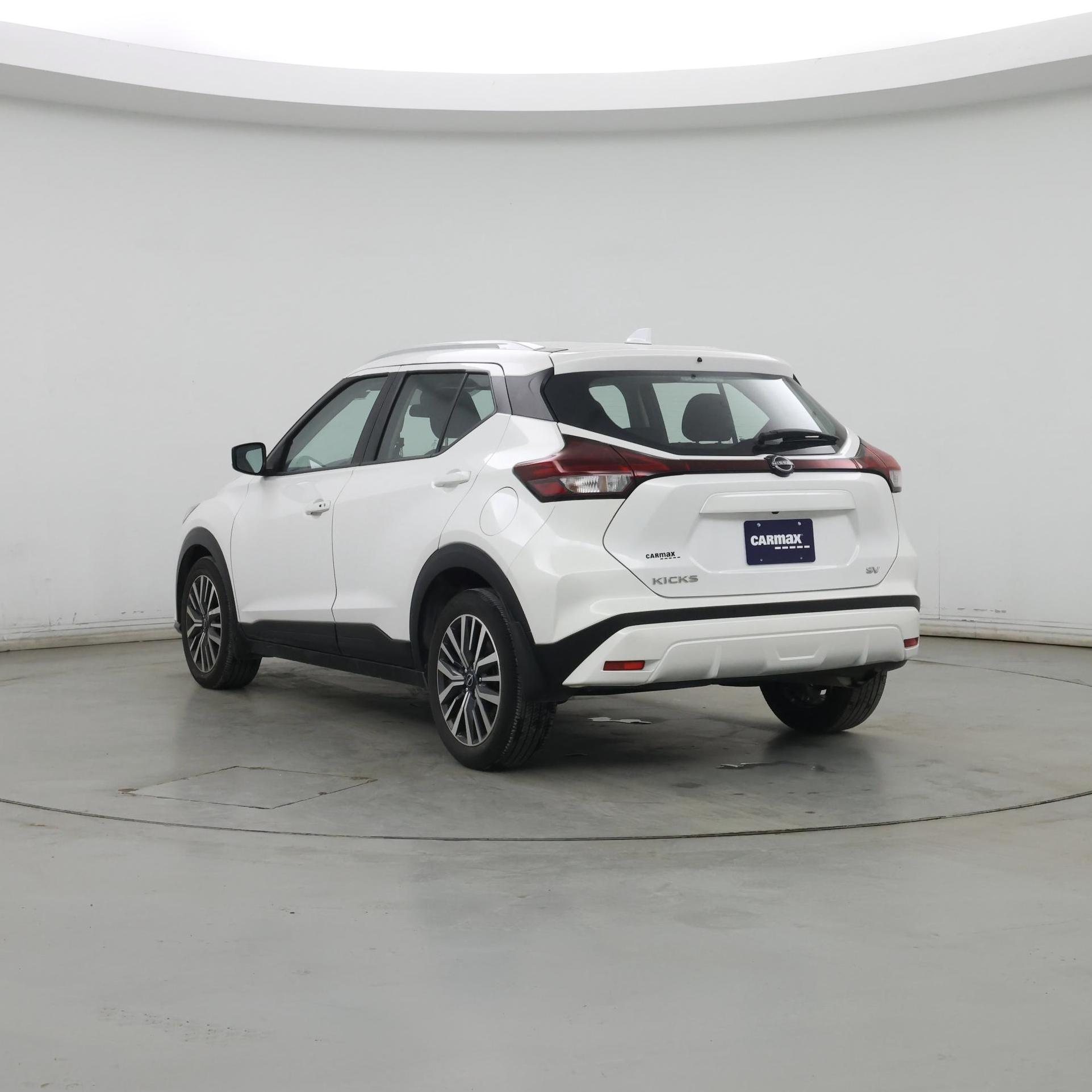 Thumbnail: 2023 Nissan Kicks - 2