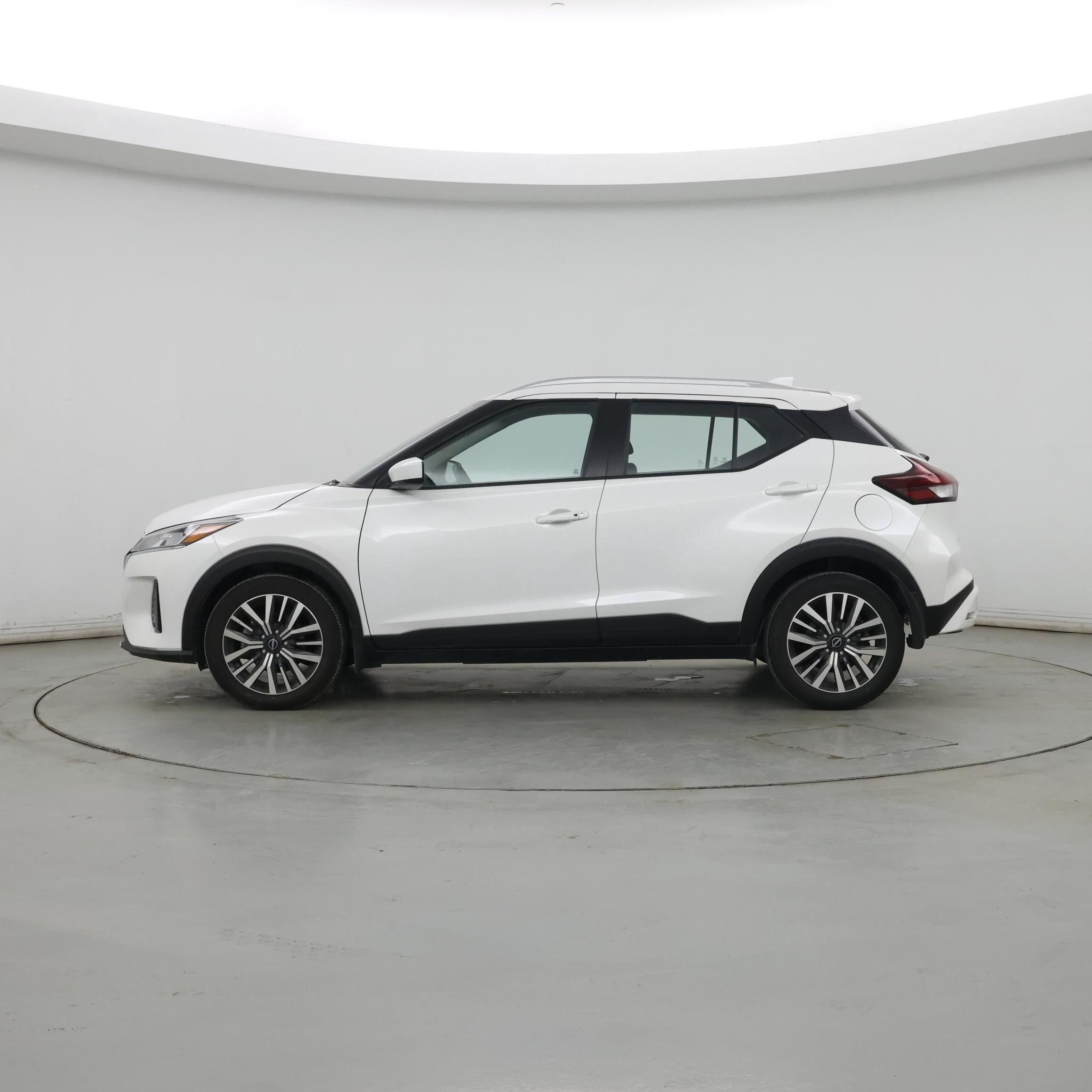 Thumbnail: 2023 Nissan Kicks - 3