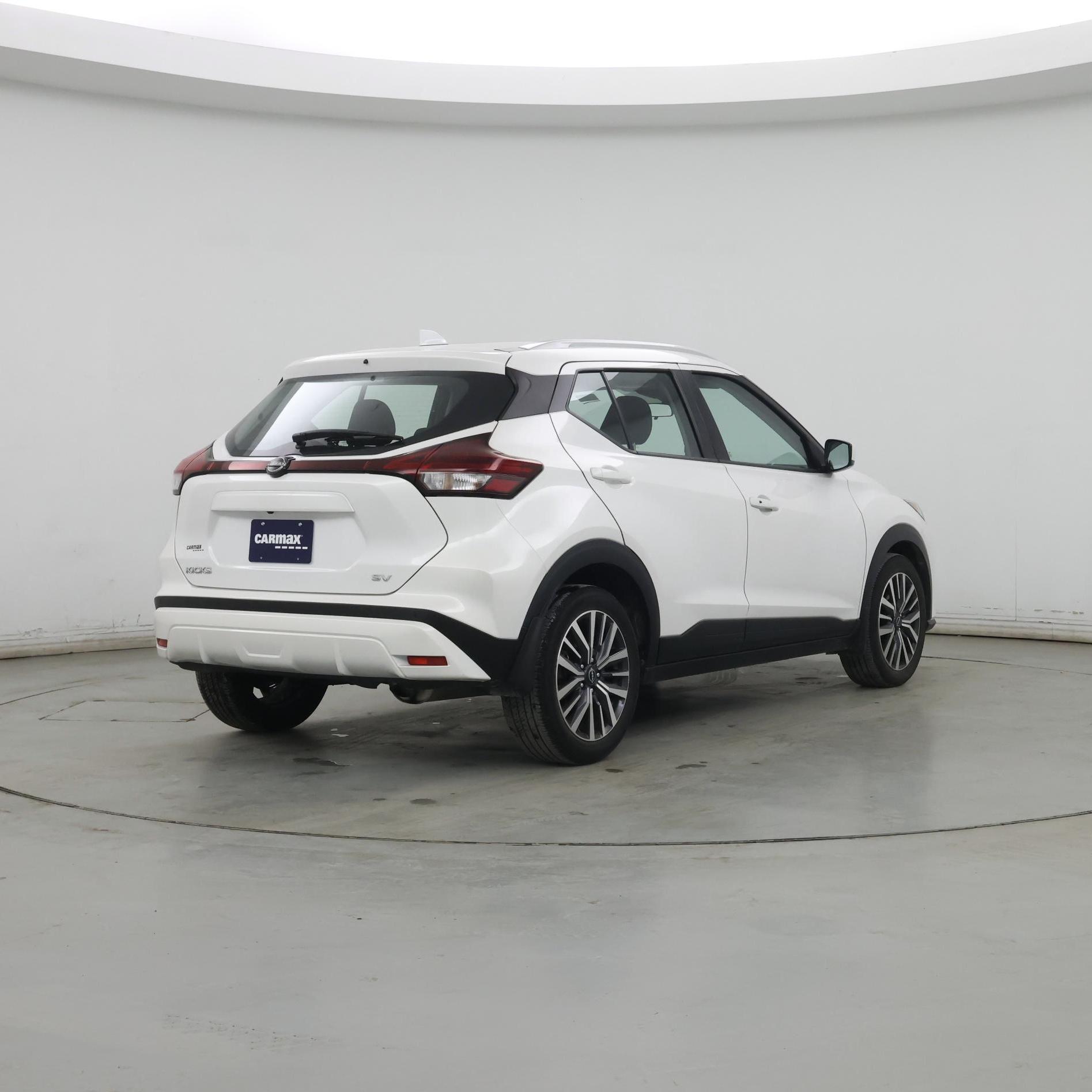 Thumbnail: 2023 Nissan Kicks - 8