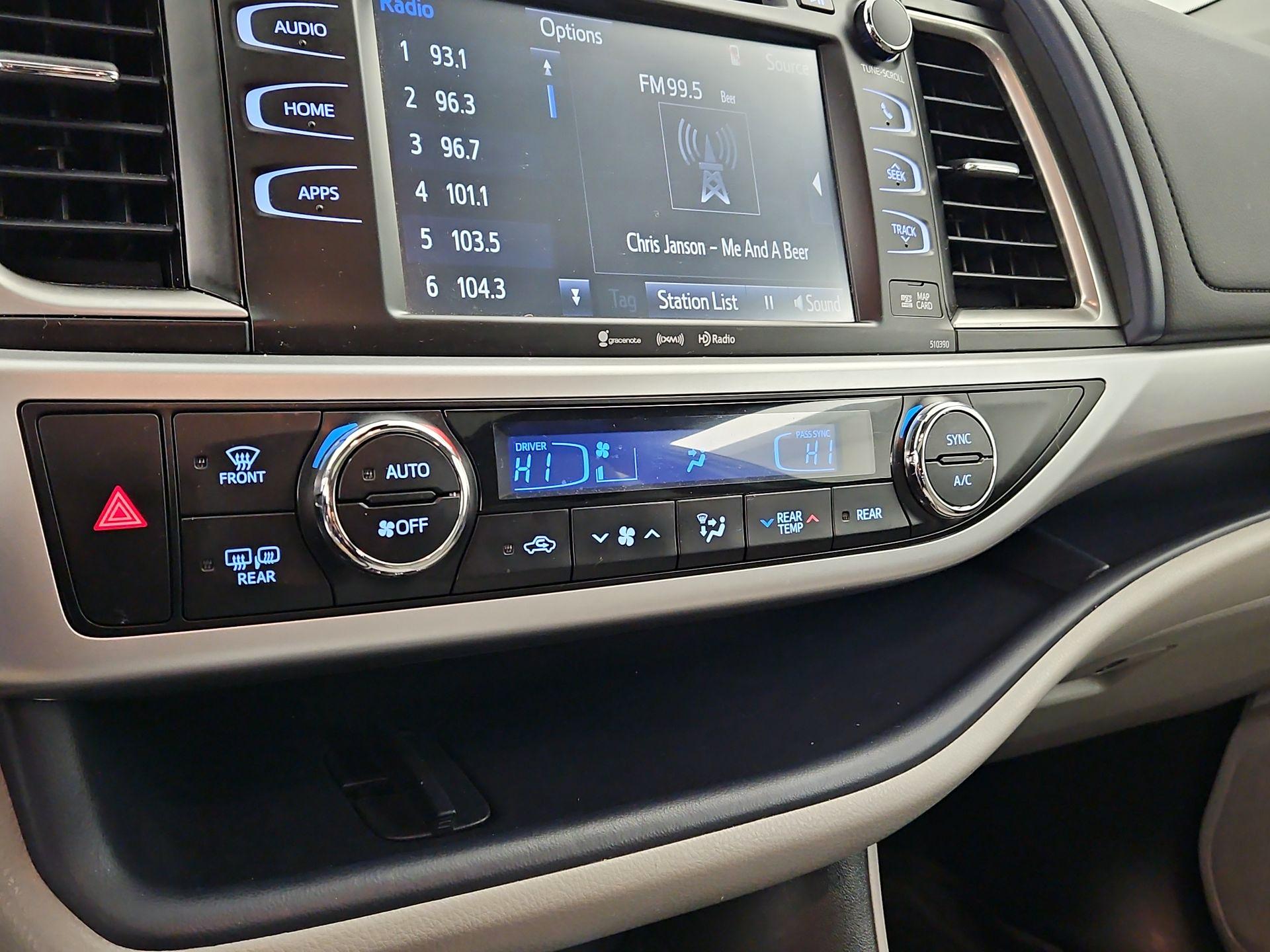 Thumbnail: 2019 Toyota Highlander - 16